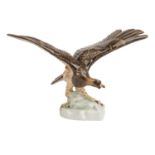 HEREND 'Adler', 20. Jh..Weißporzellan polychrom gefaßt, Adler mit ausgebreiteten Flügeln auf