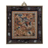 Seidenstickerei-Bild. CHINA, um 1900.gerahmt, 40,5x39 cm. Fancywork from silk, embroidered,