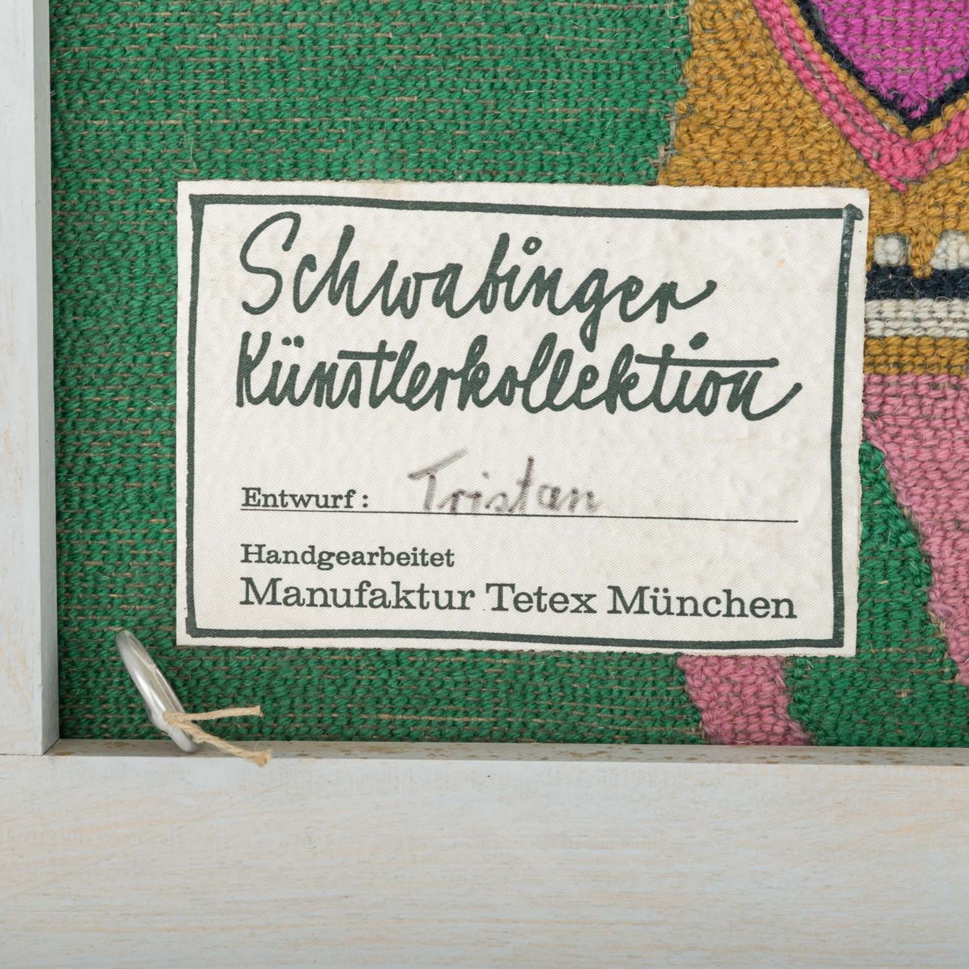 Teppich. SCHWABINGER KÜNSTLERKOLLEKTION, ca. 66x149 cm.Entwurf: "Tristan", handgearbeitet von der - Bild 4 aus 4