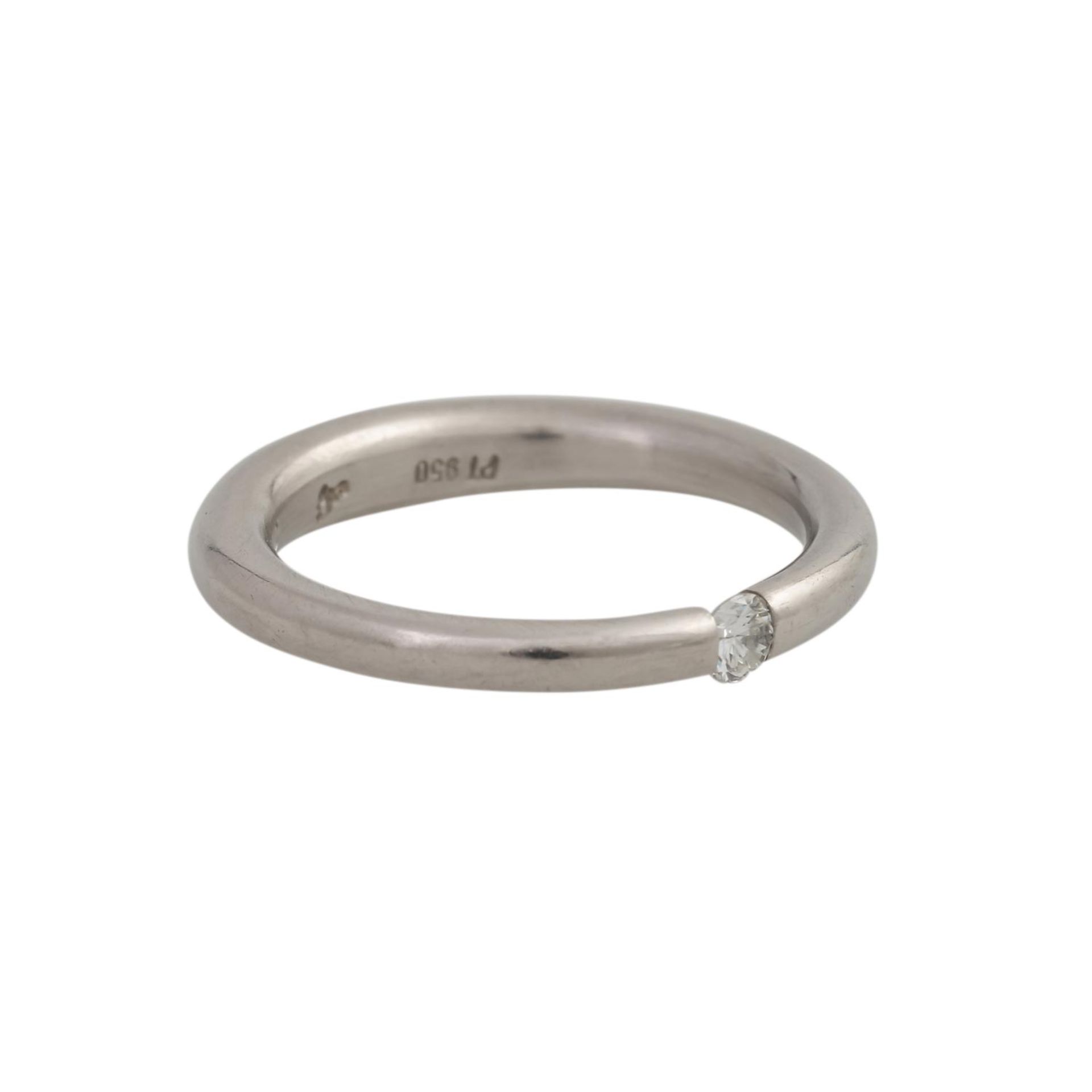 Spannring mit kleinem Brillant, ca. 0,08 ct,LGW (I-J)/VS, Platin 950/-, RW 51, Tragespuren.Gewicht - Bild 2 aus 4