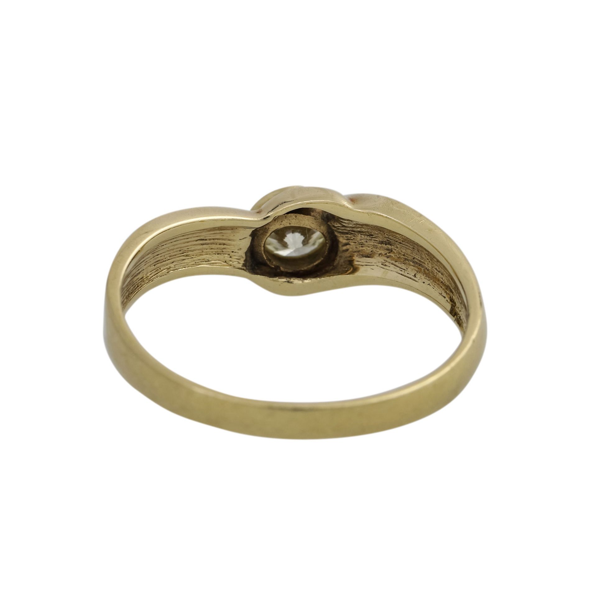 Ring mit 1 Brillant ca. 0,33 ct(punz.) FANCY LIGHT YELLOW/SI, GG. Leichte Tragespuren. RW: ca. 56, - Bild 4 aus 5