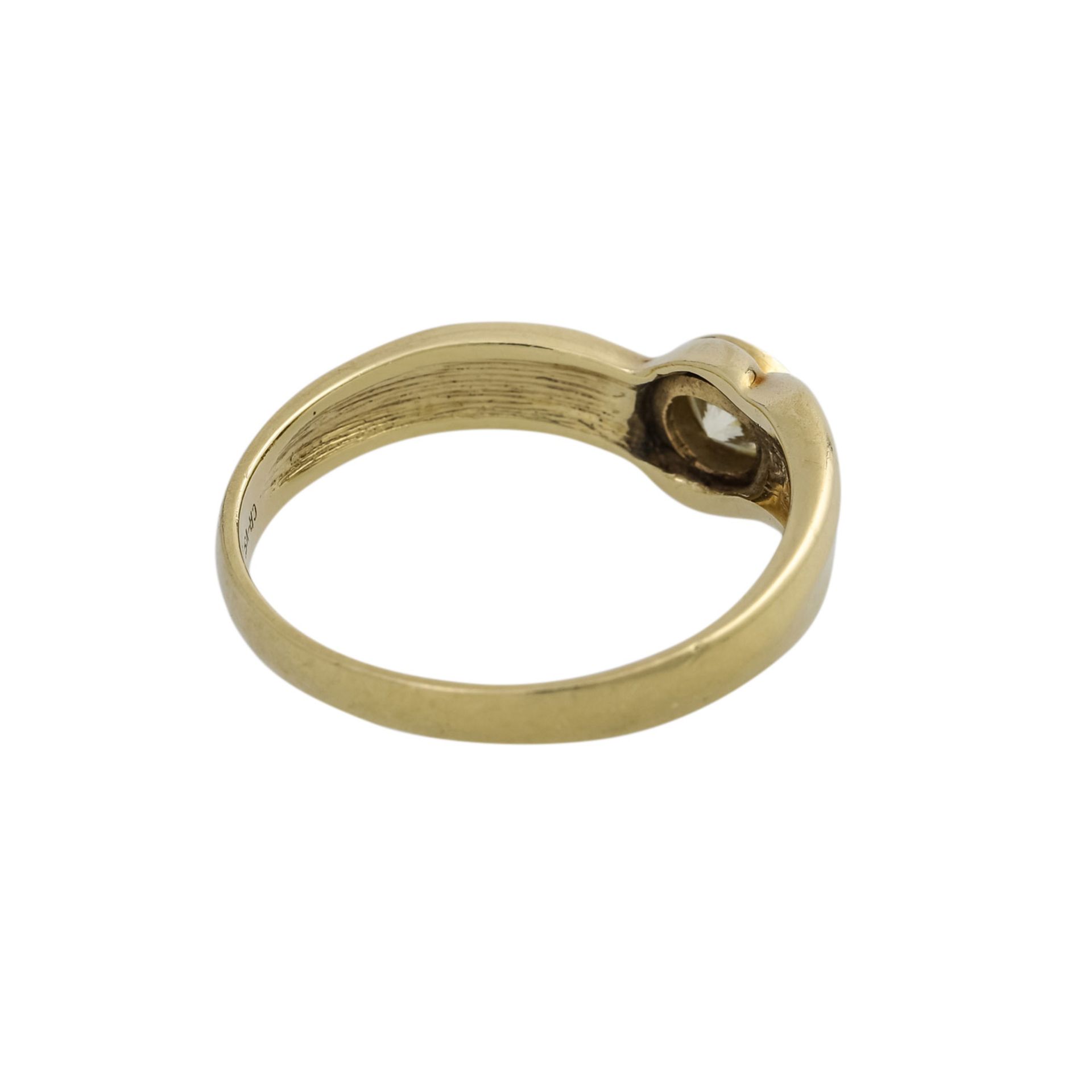 Ring mit 1 Brillant ca. 0,33 ct(punz.) FANCY LIGHT YELLOW/SI, GG. Leichte Tragespuren. RW: ca. 56, - Bild 3 aus 5