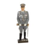 LINEOL Hermann Göring,Masse, gemarkt, stehend in Uniform d. Luftwaffe m. Marschallstab u. Säbel,