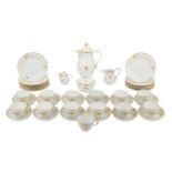 MEISSEN Kaffeeservice f. 12 Personen 'Neumarseille Goldblume', 20. Jh..13 Kaffeetassen, 12