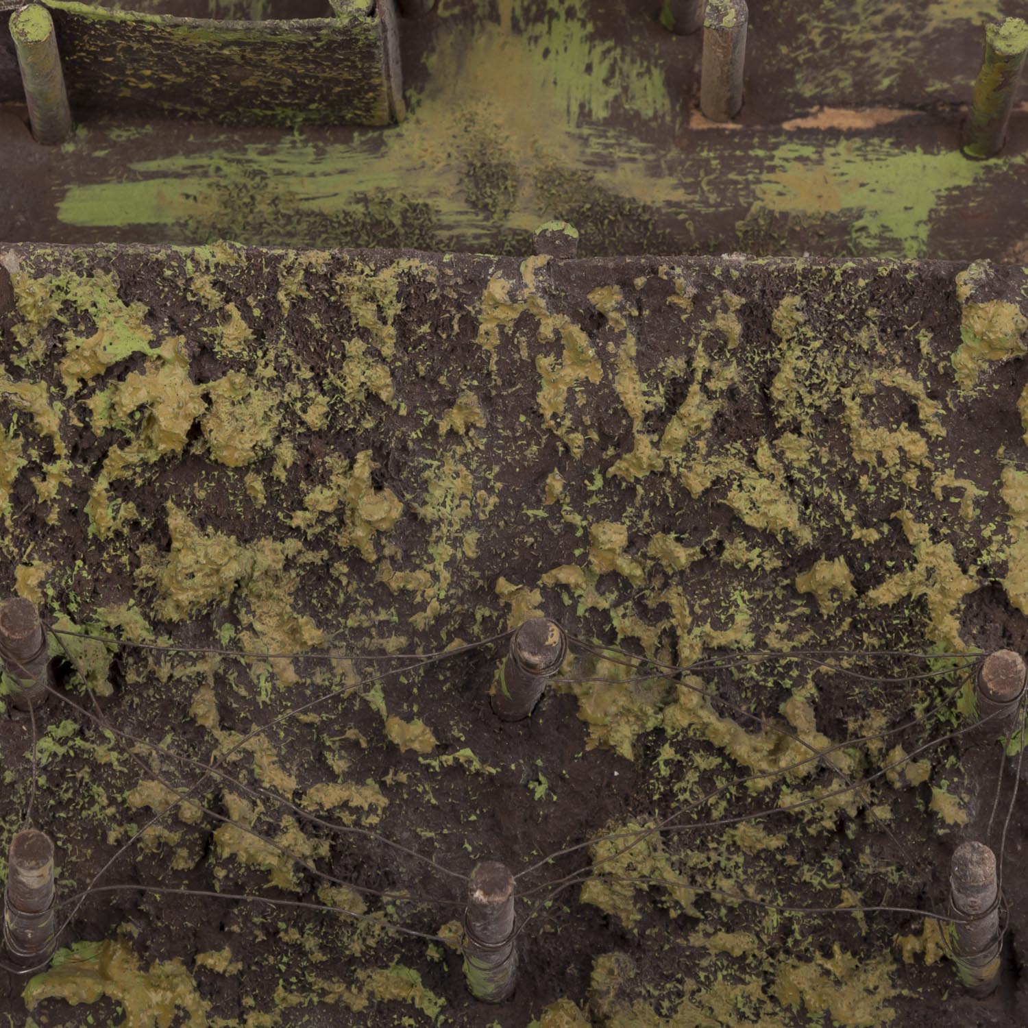Zubehör für die Militäranlage,13-tlg., Holz/Masse, bestehend aus Brunnen, Bunker, Schützengräben - Image 5 of 5