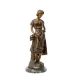 MADRASSI, LUCA (Tricesimo 1848-1919 Paris) 'Der zerbrochene Krug'.Bronze, Darstellung eines