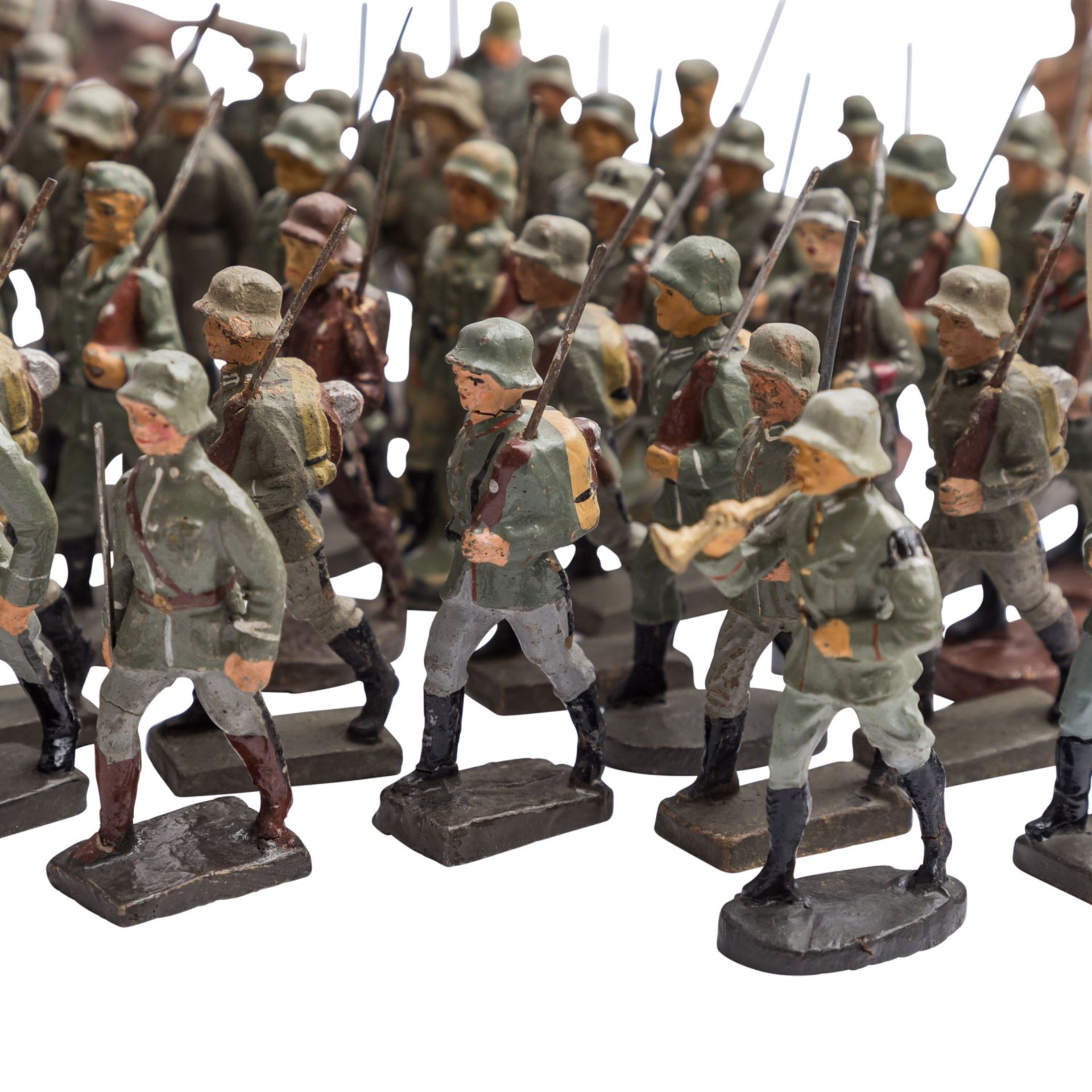 LINEOL/ELASTOLIN u.a. Konvolut von ca. 91 Soldaten und Zubehör, VK,Masse, meist gemarkt, darunter - Bild 2 aus 13