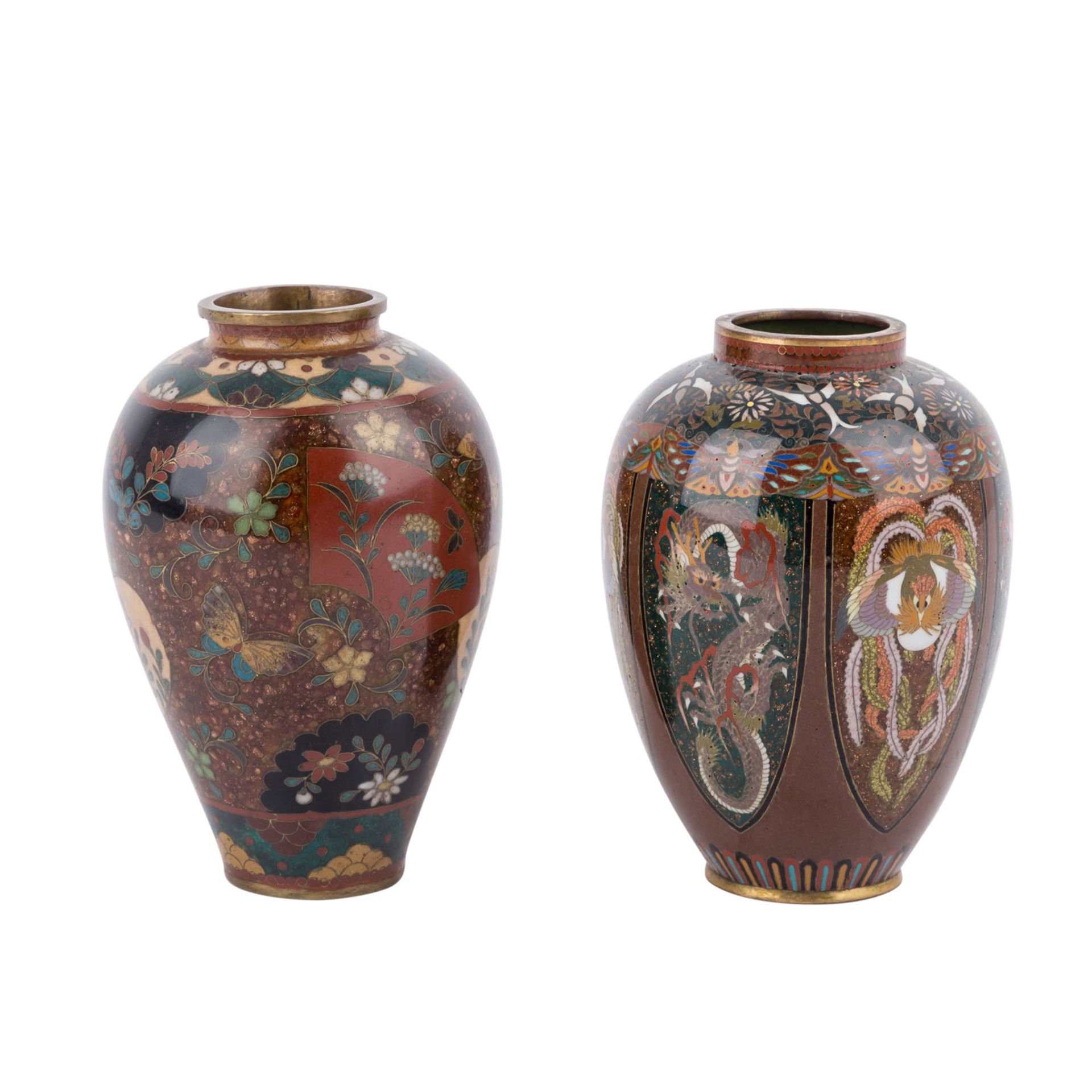 Zwei kleine Cloisonné-Vasen. JAPAN, Meiji-Zeit (1868-1912).Fein verziert in buntem émail cloisonné - Bild 2 aus 4