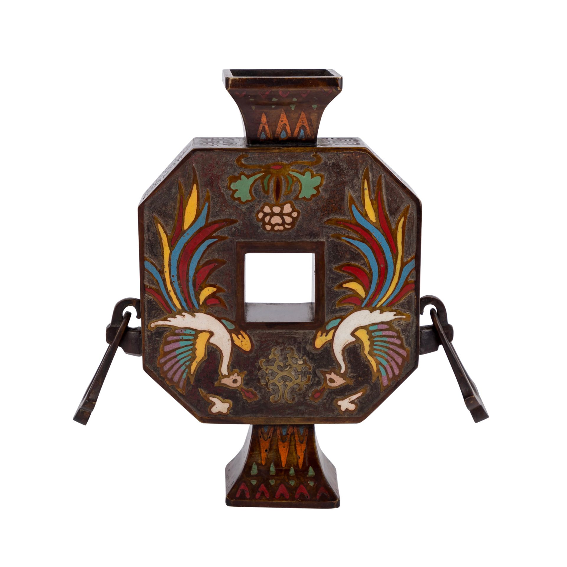 Vase aus Bronze. CHINA, 1. Hälfte 20. Jh..Achteckiger Korpus, an den schmalen Seiten zwei Henkel, - Bild 4 aus 6