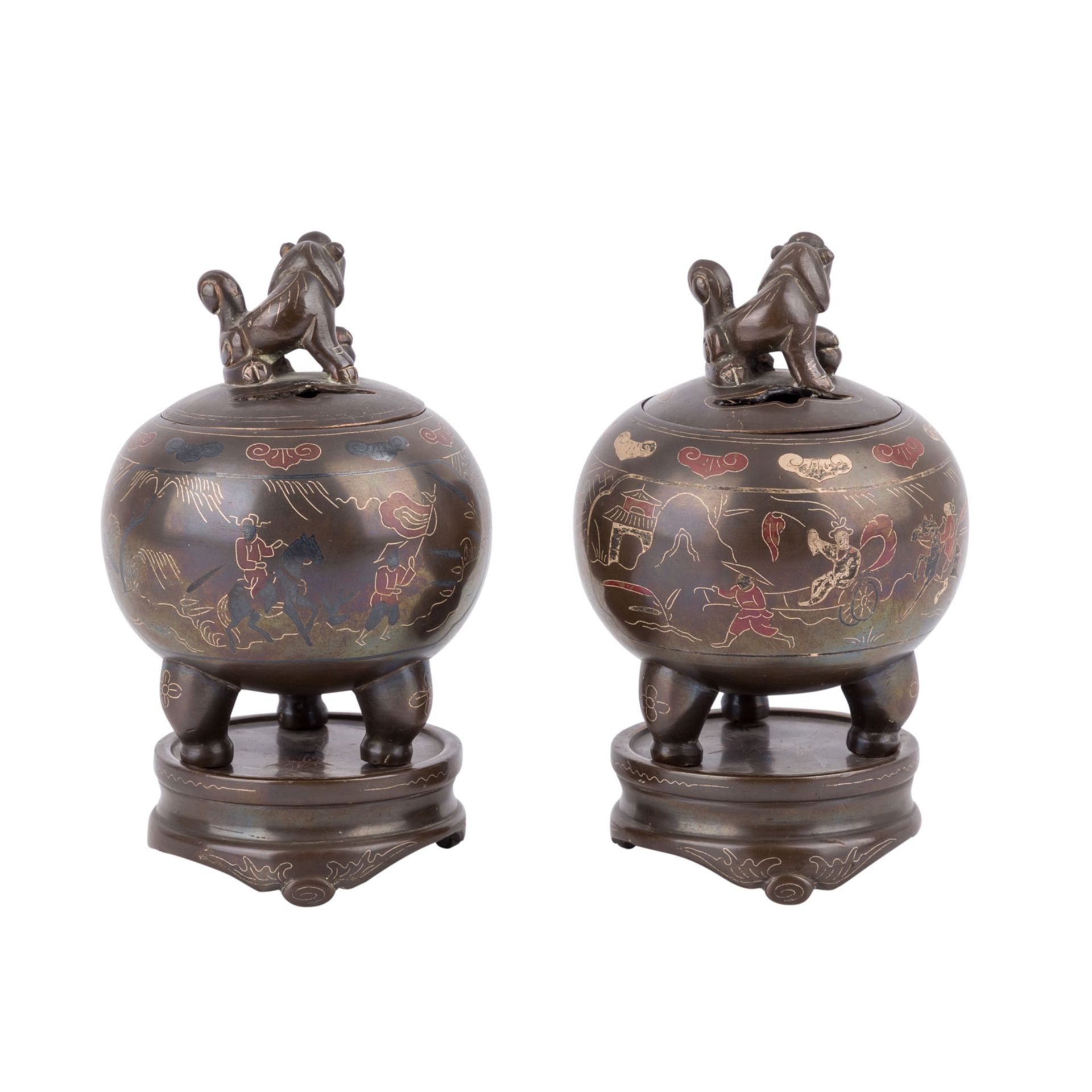 Paar kleine Weihrauchbrenner aus Bronze. CHINA, 20. Jh.,Kugelige Form auf drei Füßen, - Bild 3 aus 4
