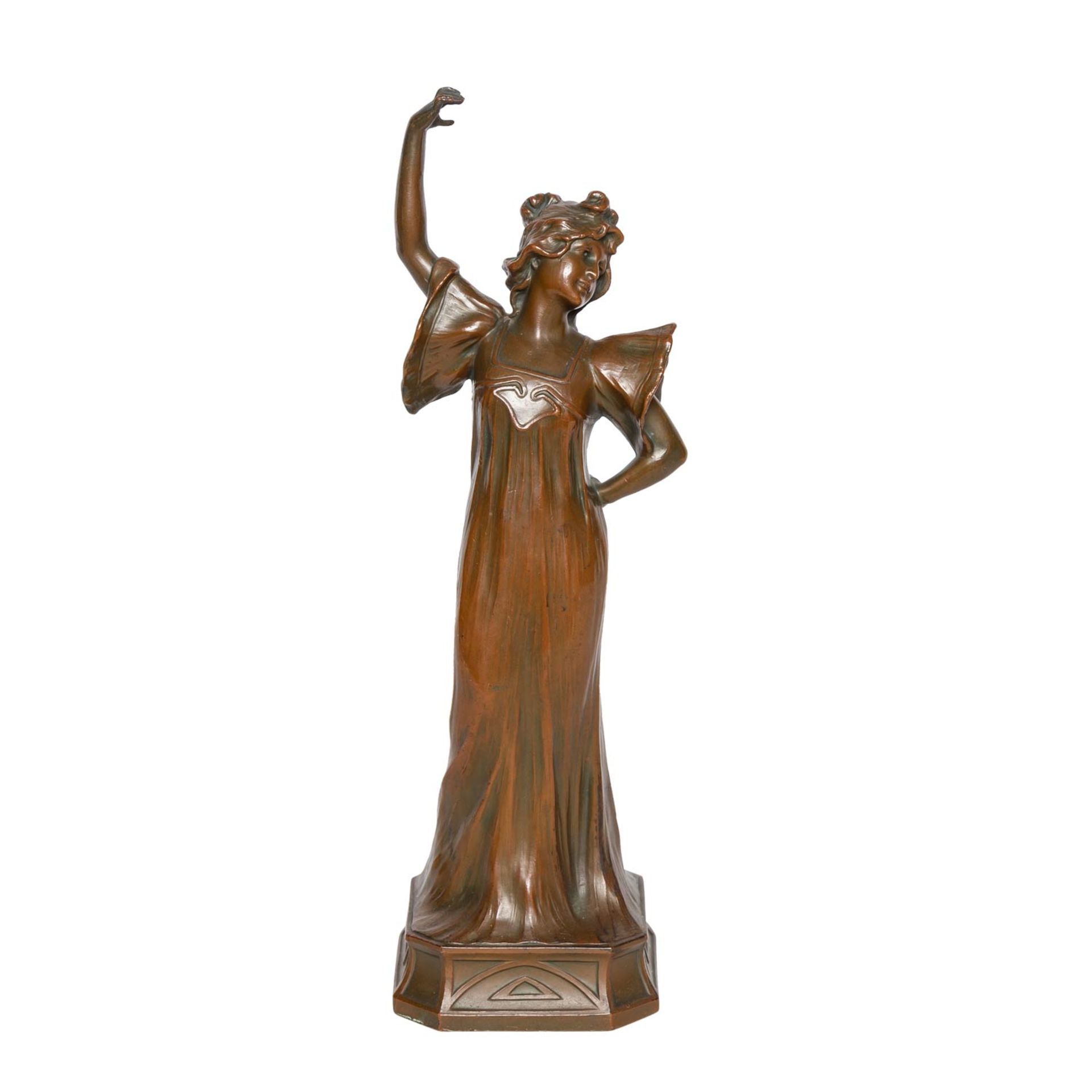 JUGENDSTIL-TÄNZERINBronze, braun patiniert, über einem erhöhten Sockel, die vollplastischen