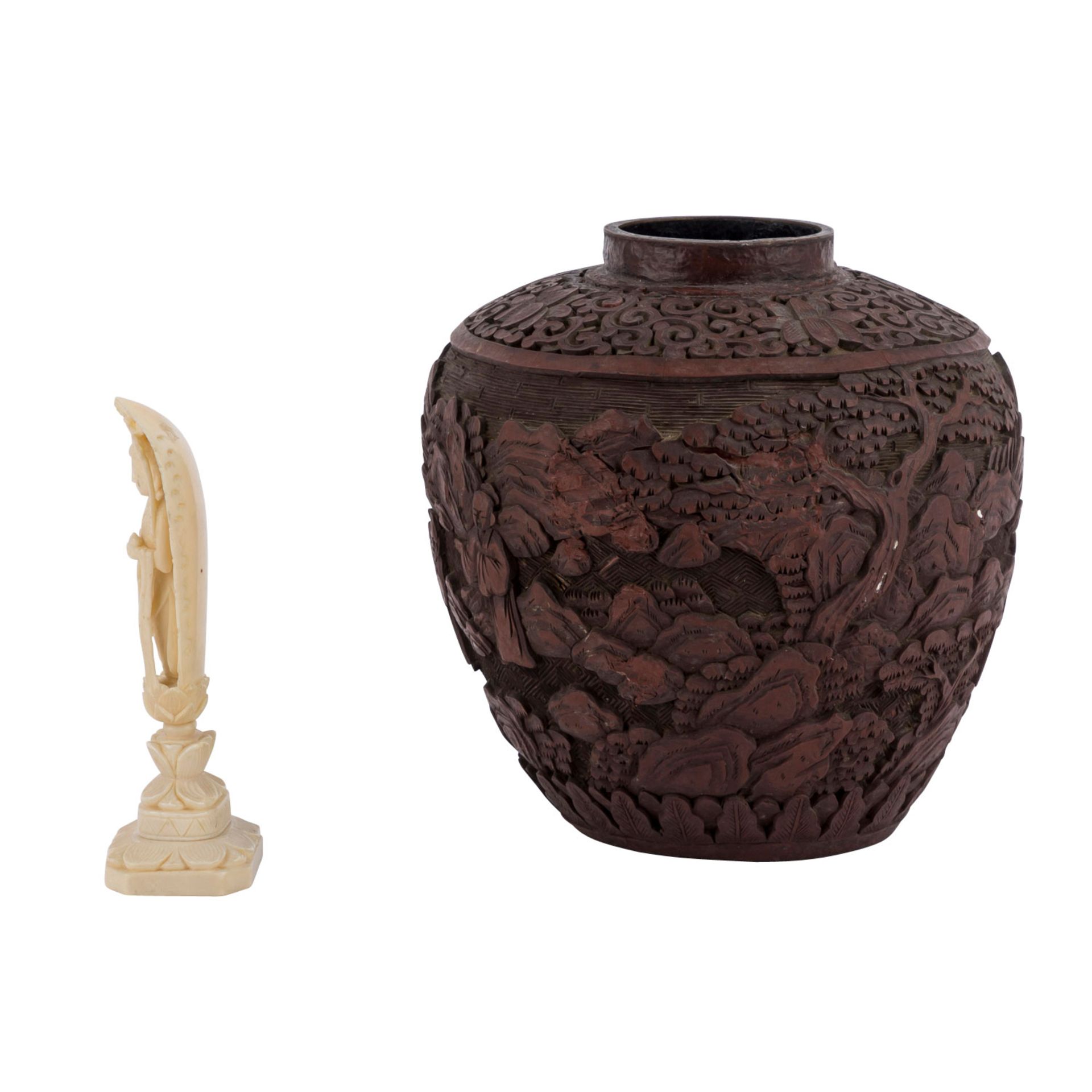 Konvolut: 2 tlg. ASIATIKA1 Vase mit Reliefdekor, CHINA, H: 15 cm, besch./1 Buddha aus Elfenbein, - Bild 2 aus 4