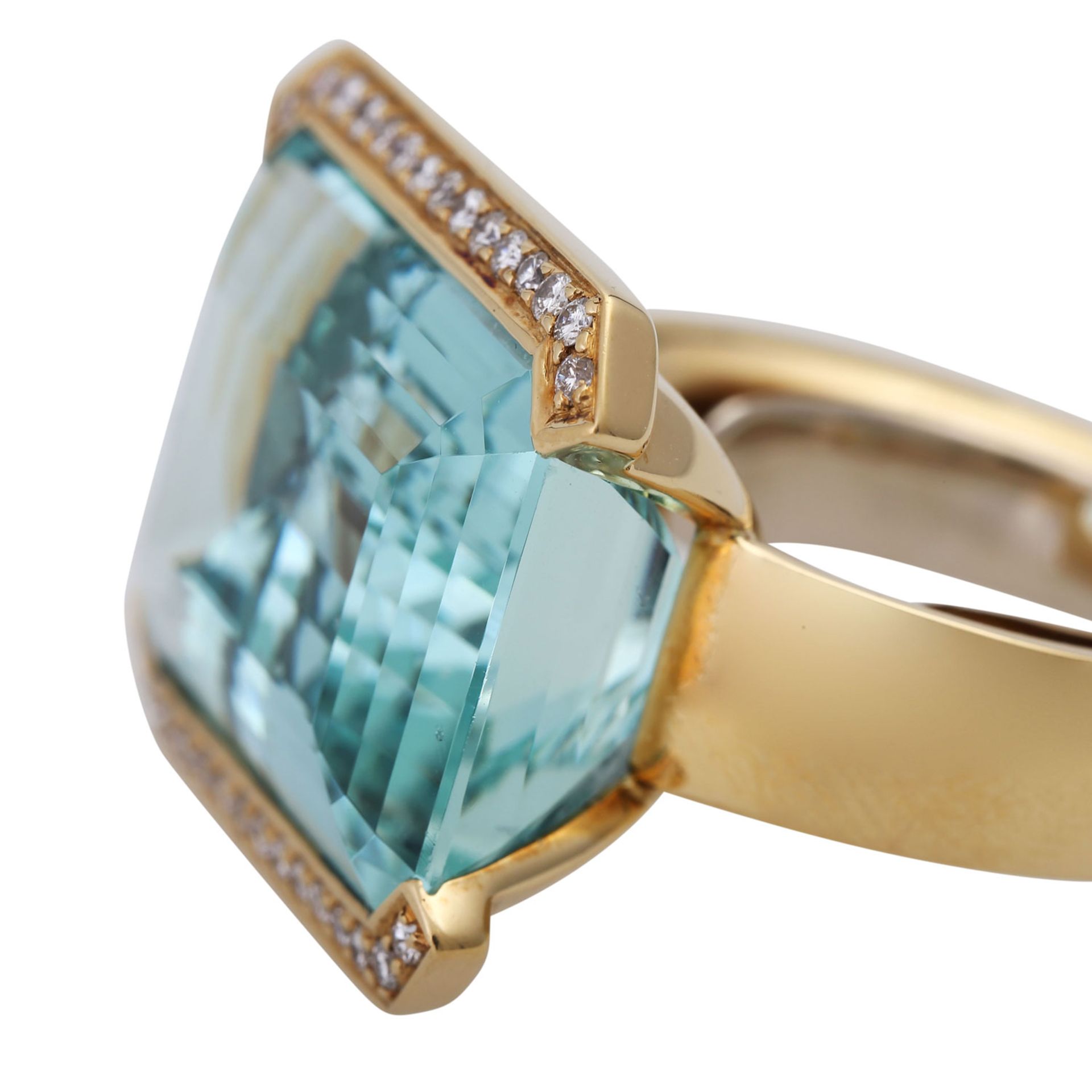 Ring mit Aquamarinca. 20x15 mm sowie 30 Brill. zus. ca. 0,3 ct, gute Farbe u. Reinheit, GG 18K. - Image 5 of 5