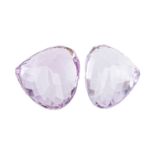 Kunzite (2), 39,57 ct. (21.58 + 17.99 ct.),Tropfenschliff.Kunzite (2), 39.57 ct total (21.58 + 17.98