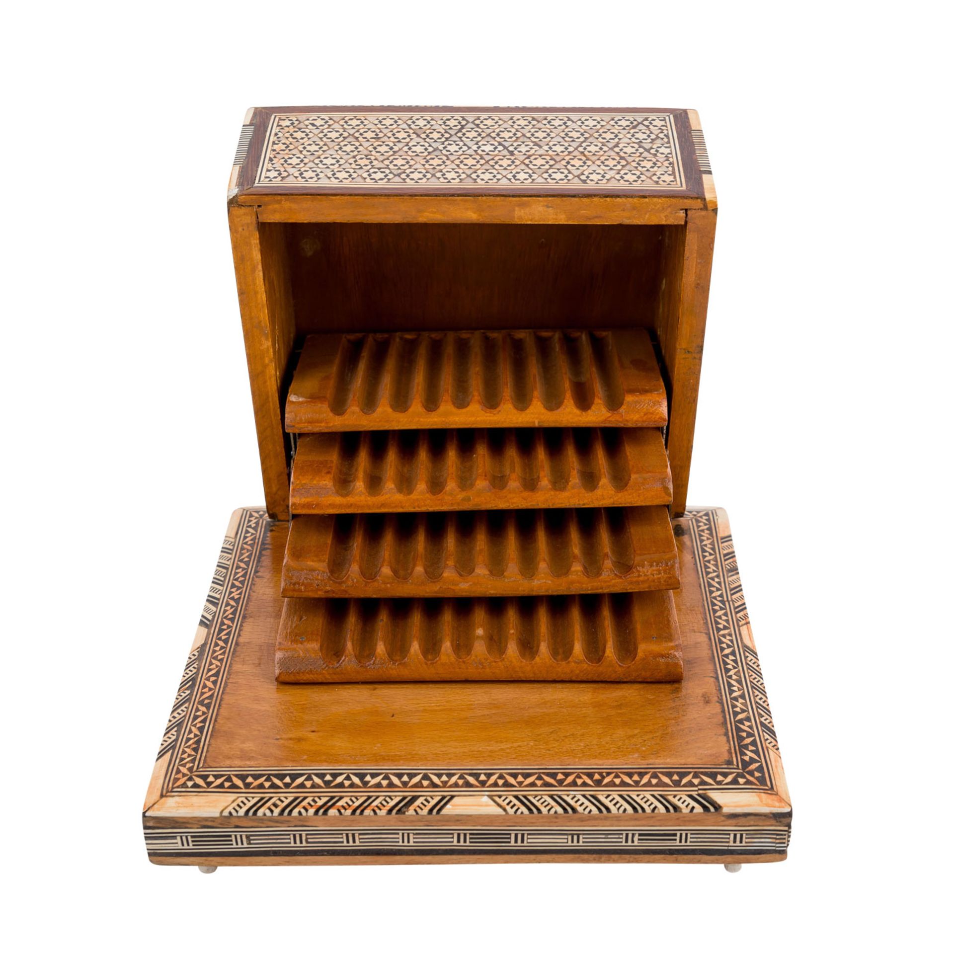 Konvolut 2tlg.:1 orientalische Zigarettenbox mit Spieluhr aus Holz, Verzierung im Khatam Kari Muster - Bild 2 aus 9