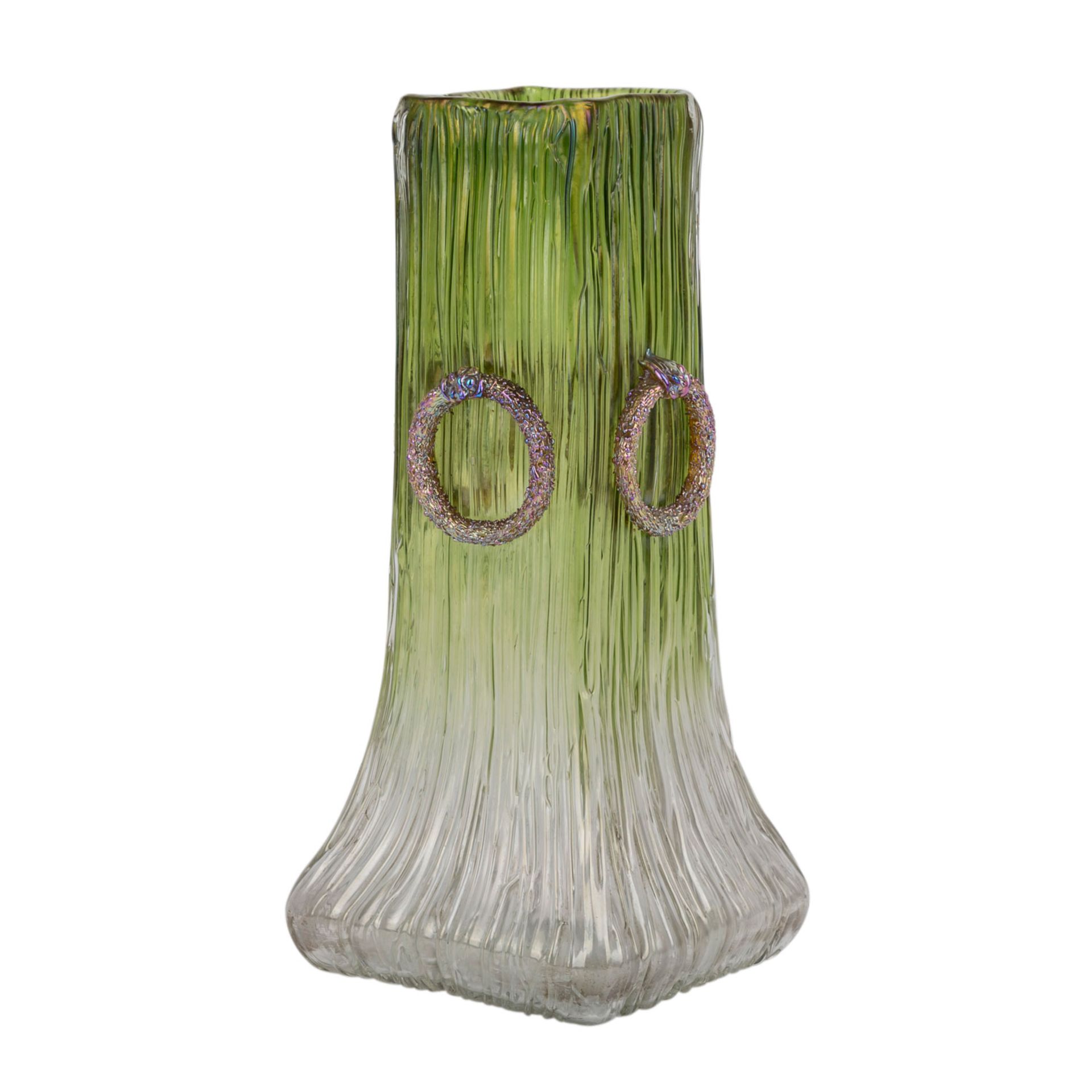JOHANN LÖTZ WITWE, JUGENDSTILVASE „Green Texas Empire“Vierseitiger Glaskorpus aus grünverlaufendem - Image 3 of 3