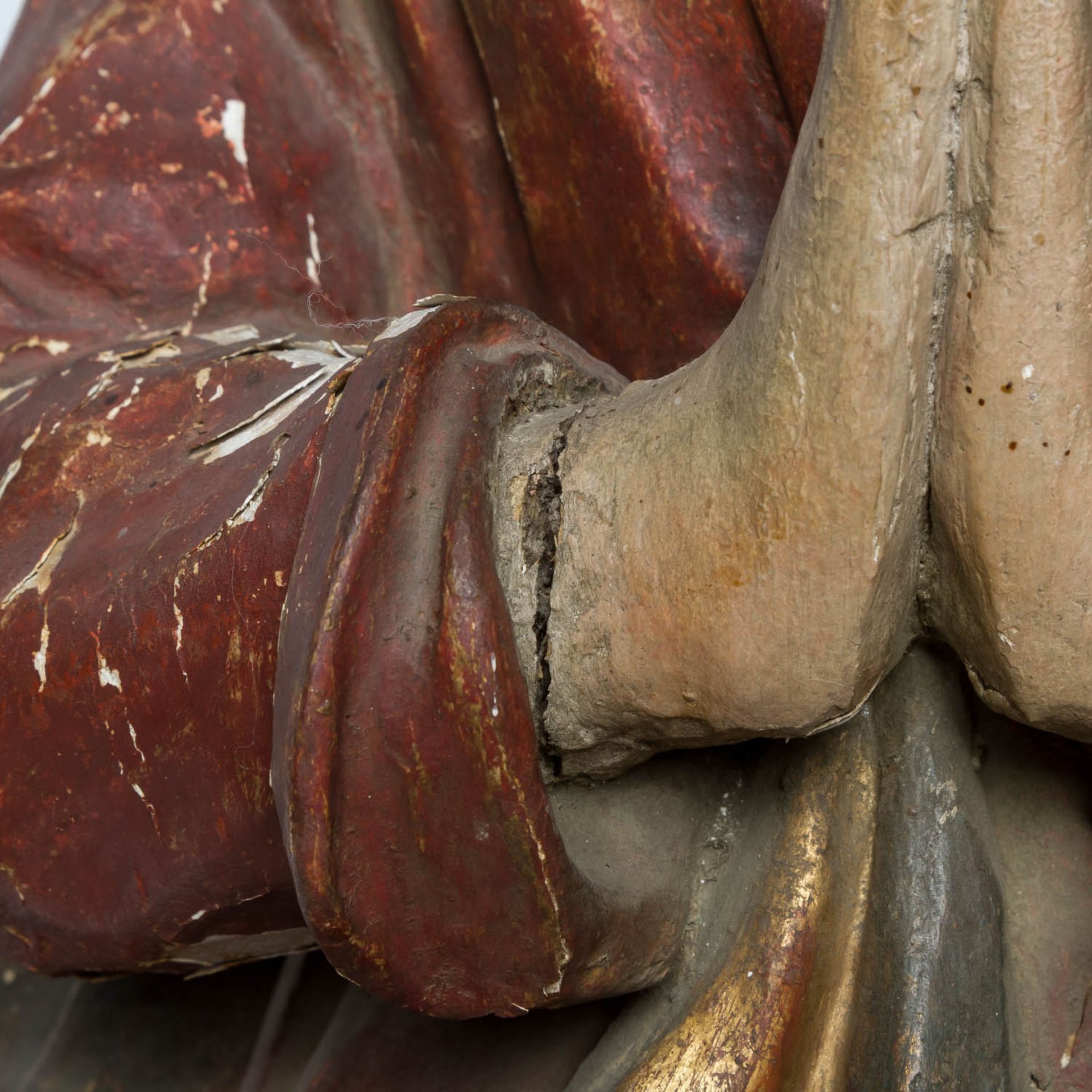 BILDHAUER DES 18.JH. "Maria"Holz, vollrund geschnitzt, farbige Fassung, Maria hält ihre Hände betend - Bild 8 aus 8