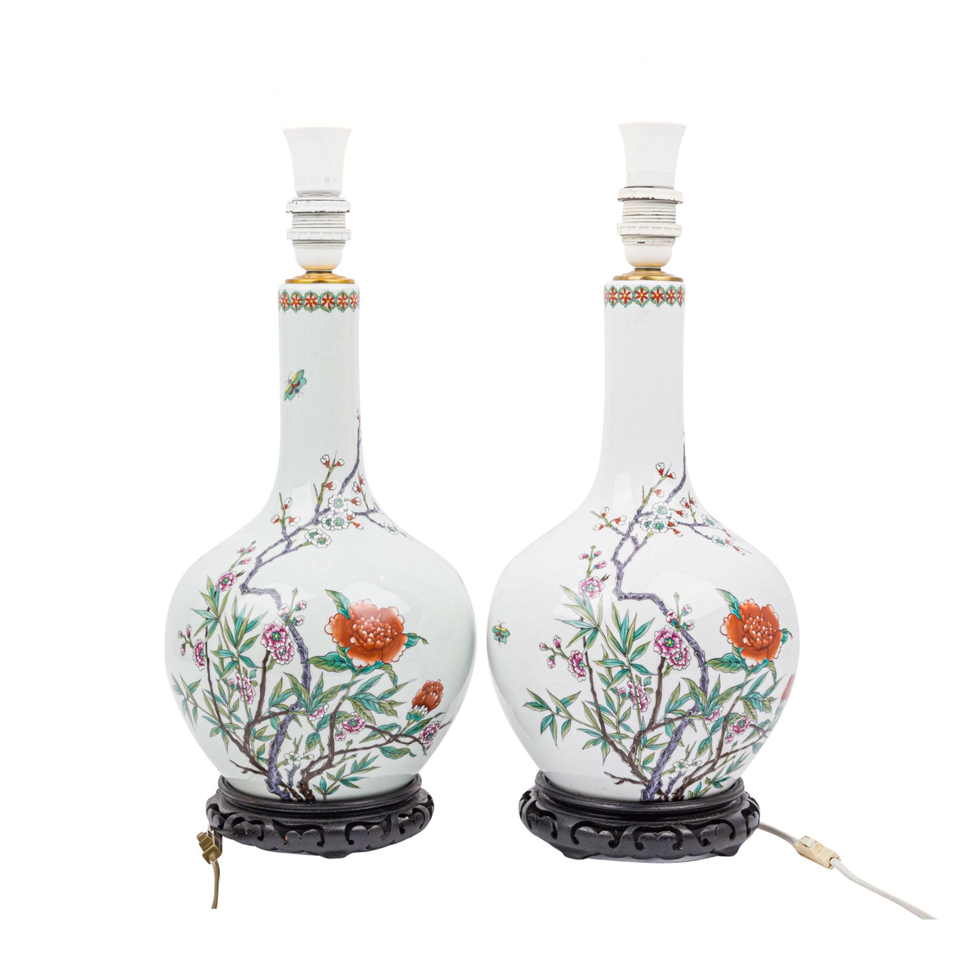 Paar CHINA-Vasen als Lampen montiert.Bauchiger Vasenkörper mit langem Enghals, Blütenmalerei auf - Bild 3 aus 7