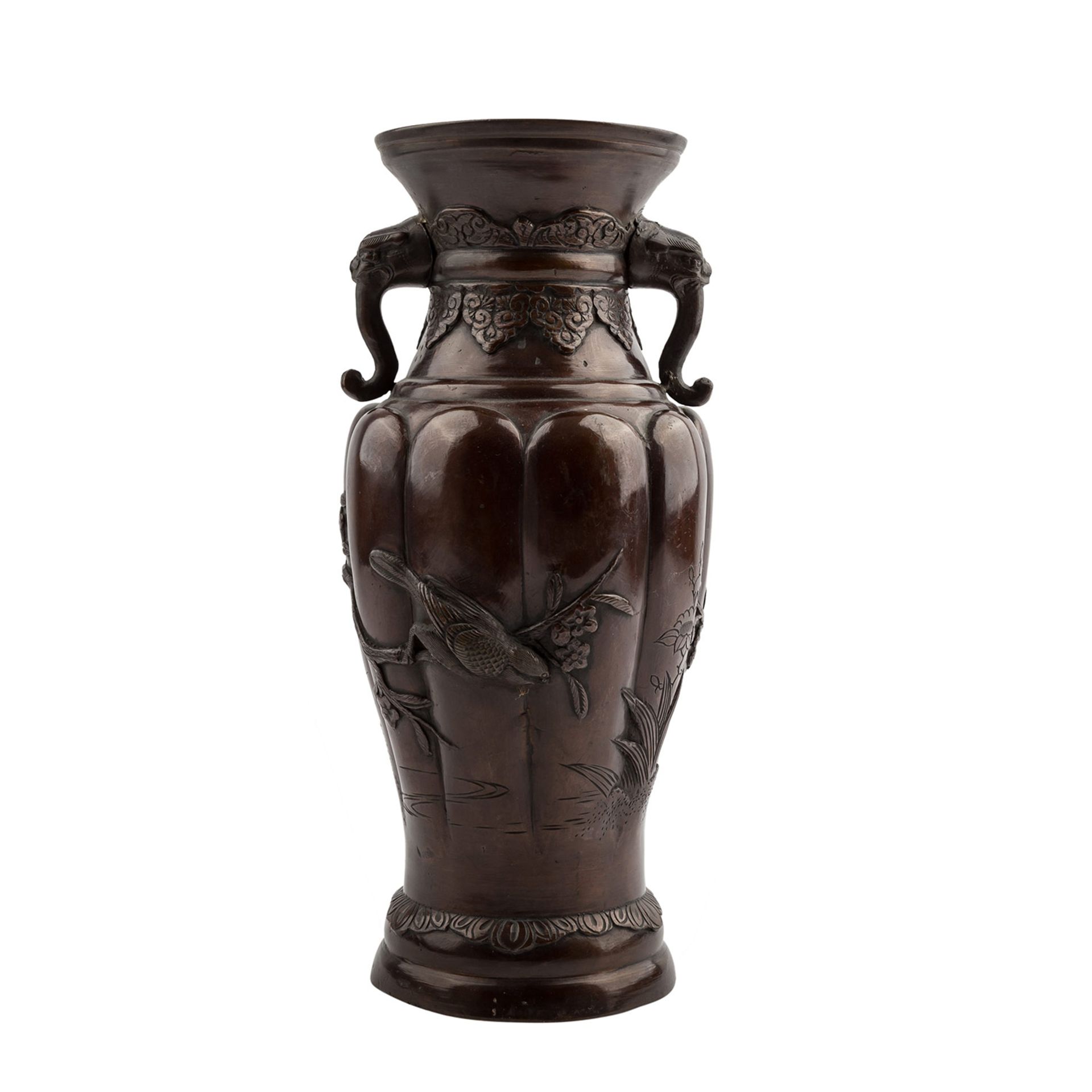 Vase aus Bronze. JAPAN, Meiji-Periode (1868-1912)Balusterförmig mit zwei auf der Schulter