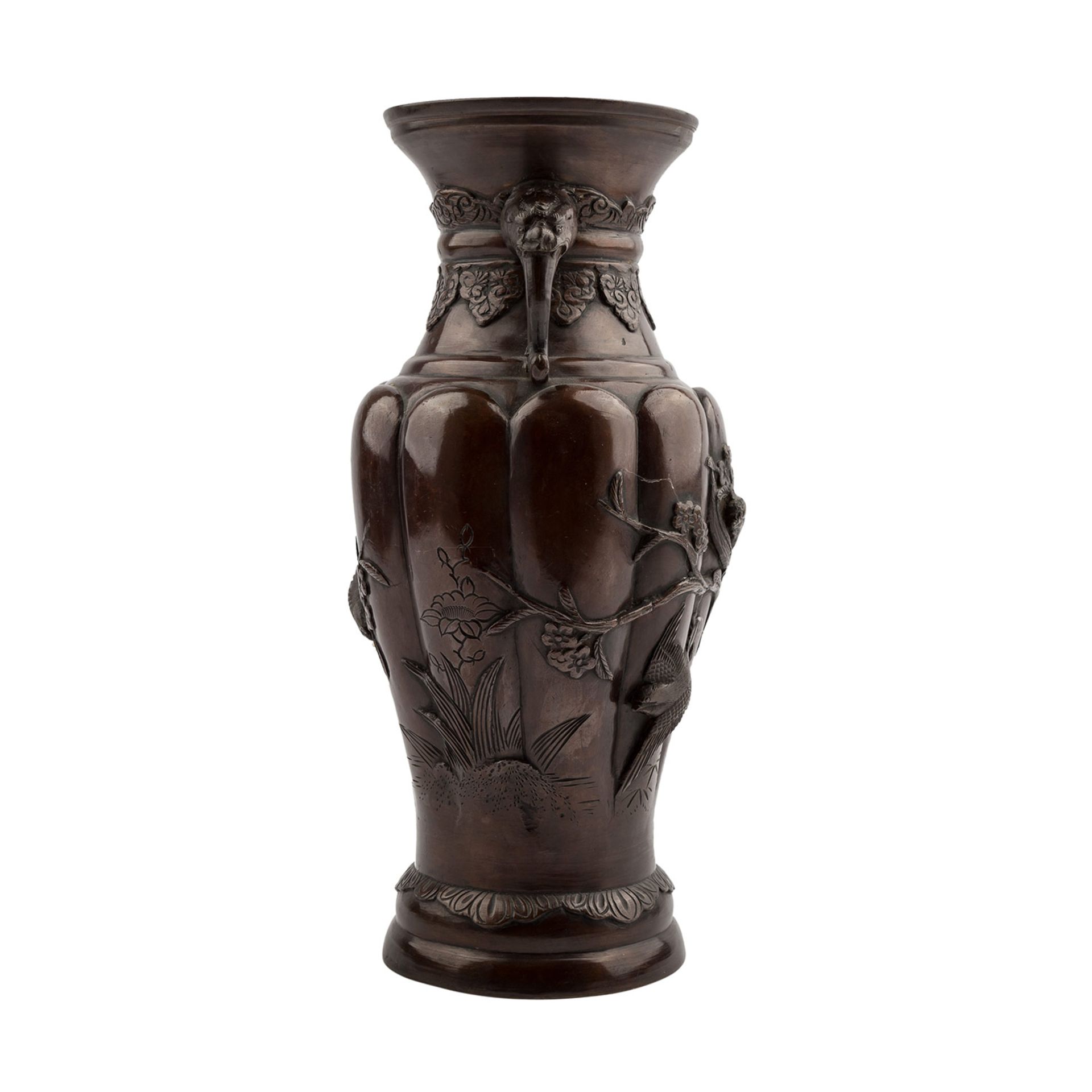 Vase aus Bronze. JAPAN, Meiji-Periode (1868-1912)Balusterförmig mit zwei auf der Schulter - Bild 2 aus 7