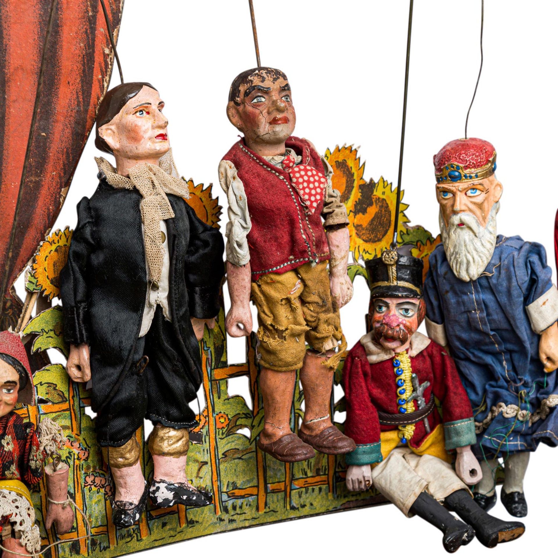 Marionetten-Theater mit 10 Marionetten, um 1920.10 verschiedene Gliederpuppen aus Holz und Keramik - Bild 3 aus 7