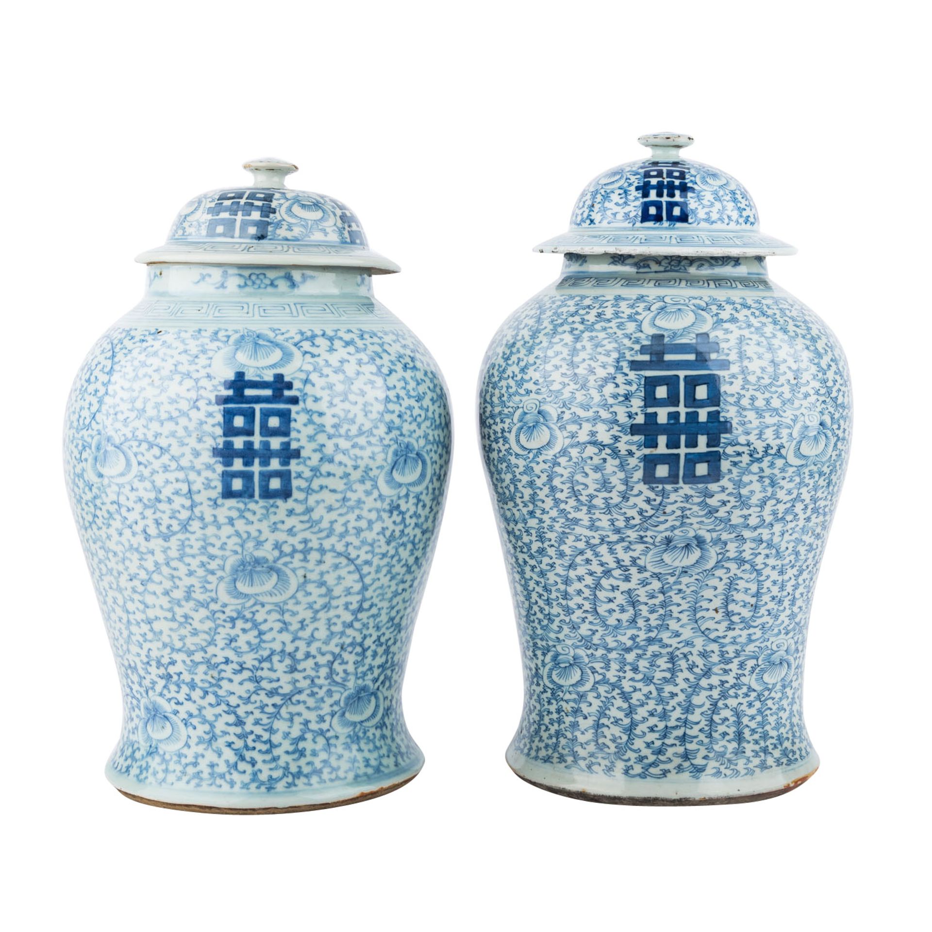 Zwei Deckelvasen. CHINA, 20. Jh..Jeweils balusterförmig mit breitkrempigem Deckel und verziert mit - Image 2 of 6