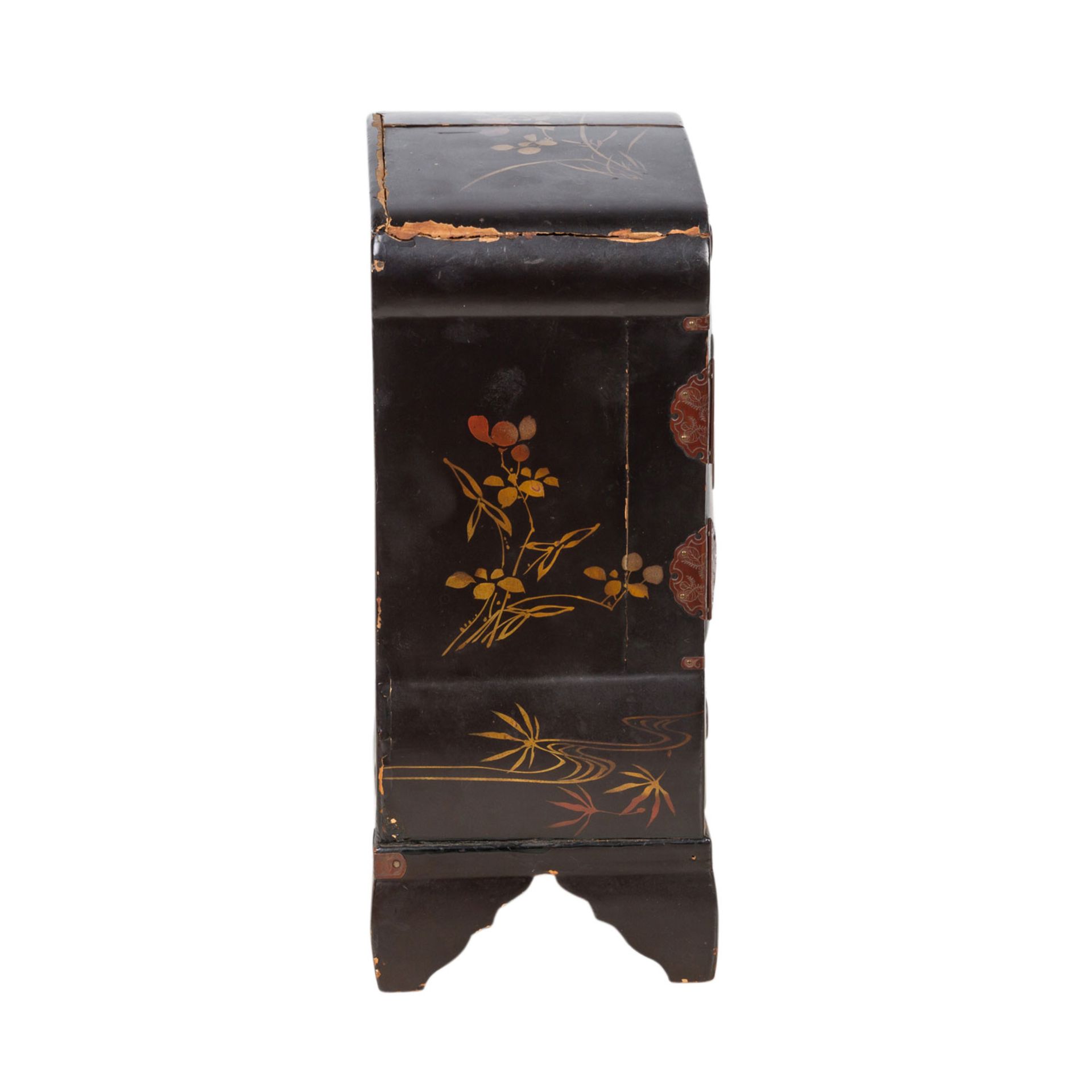 Kleiner Lack-Kabinettschrank. JAPAN, Meiji-Zeit (1868-1912).Schwarz lackiertes Holz mit - Image 6 of 10