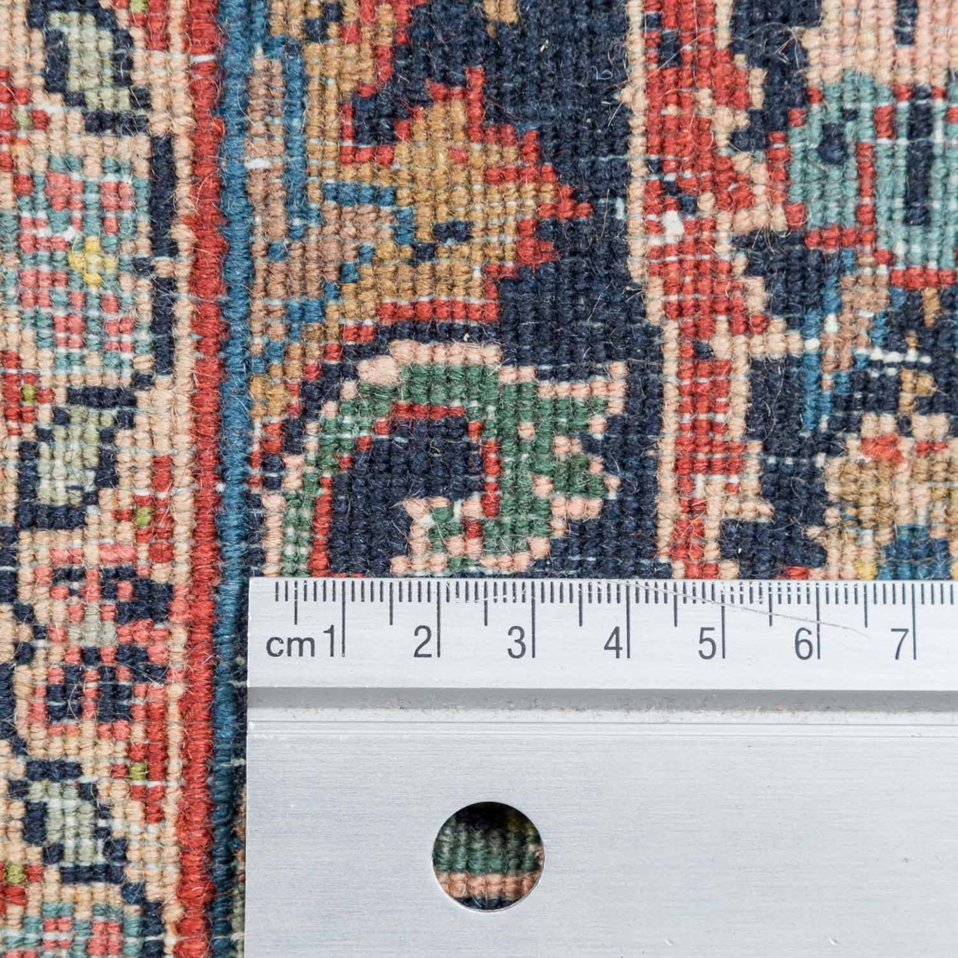 Konvolut: 2 Orientteppiche, 20. Jh.:1 Teppich ausTurkmenistan mit Gölmusterung auf rotbraunem Grund, - Bild 5 aus 6