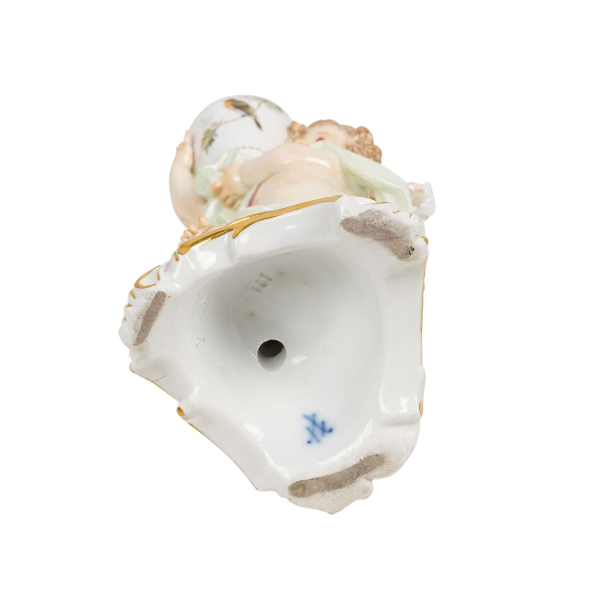 MEISSEN Amorette, eine Vase tragend, 1860-1924.Amorette auf rocailliertem Landschaftssockel, an - Image 7 of 8