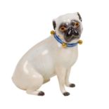 MEISSEN Mops mit Schellen, 20. Jh.Entwurf von Johann Joachim Kaendler, sitzender Mopshund mit