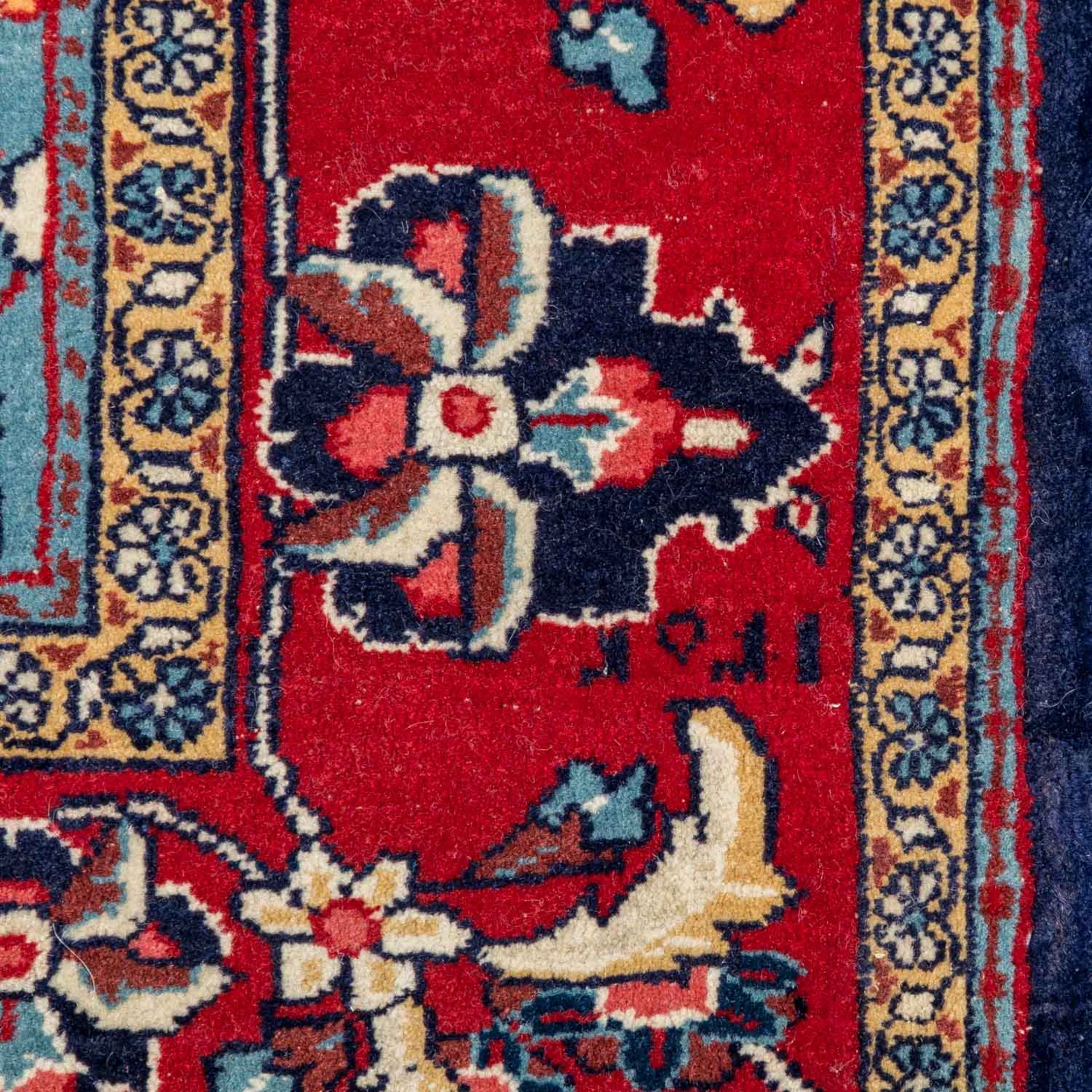 Orientteppich. PERSIEN, 20. Jh., 158x121 cm.Klassisches Zentralmedaillonmuster mit Floralrankwerk - Bild 9 aus 9