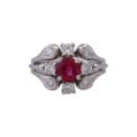 Ring mit rund fac. Rubin, ca. 1 ct und 8 Brillanten, zus. ca. 0,9 ct,WEISS-LGW (H-I)/VS, WG 18K,