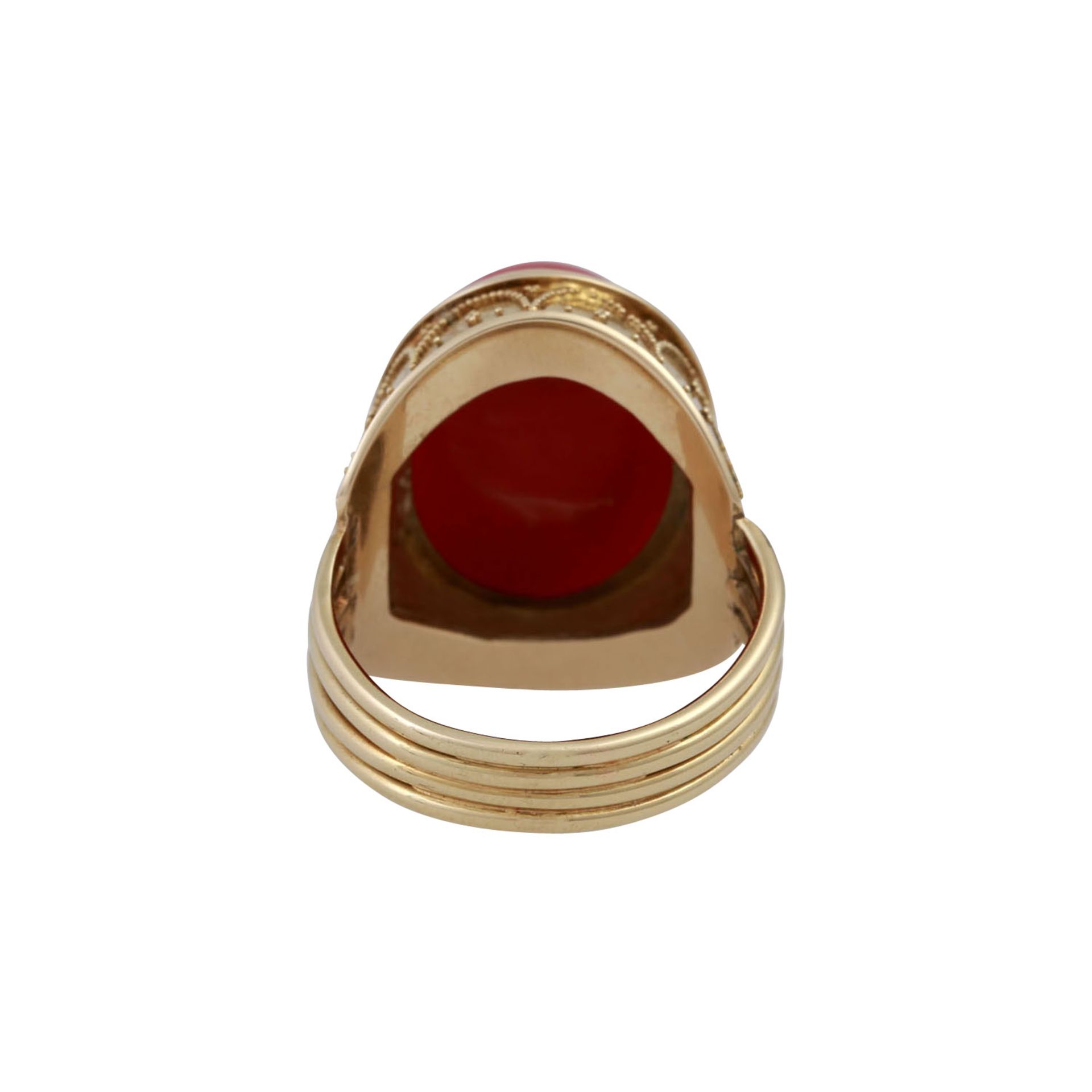 Ring mit ovaler Koralle, ca. 17x12 mm,GG 14K, RW 55, Mitte 20. Jh., min. Tragespuren, Handarbeit mit - Bild 4 aus 6