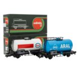 MÄRKLIN 2tlg. Konvolut Kesselwagen, Spur 1.Bestehend aus "Aral" 5867 und "Esso" 5865, je im