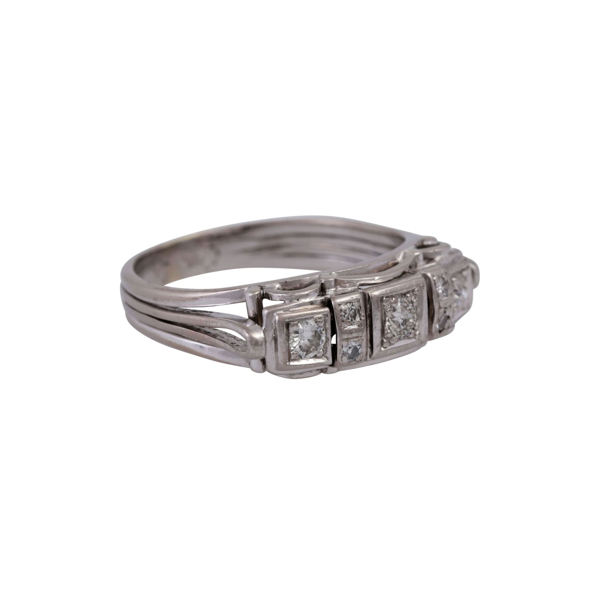 Ring mit Brillanten und Diamanten, zus. ca. 0,25 ct,GET (M)/VS-SI (1 Stein mit Ausbruch), WG 14K, RW - Image 2 of 4