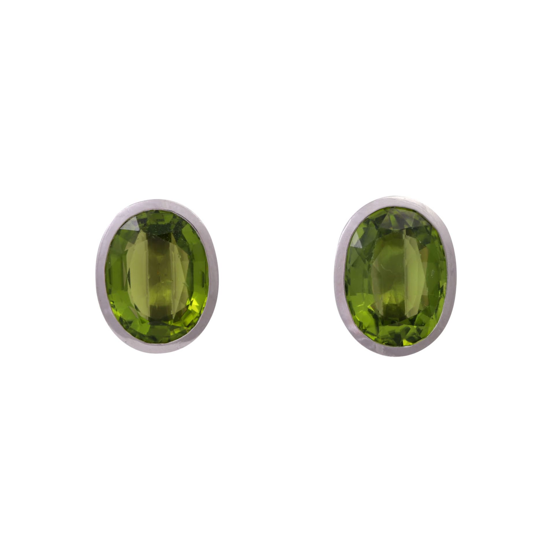 GÜNTER KRAUSS Ohrringe mit oval facettiertem Peridot,zus. ca. 14 ct, Platin 950/-, ca. 1,6x1,3 cm,