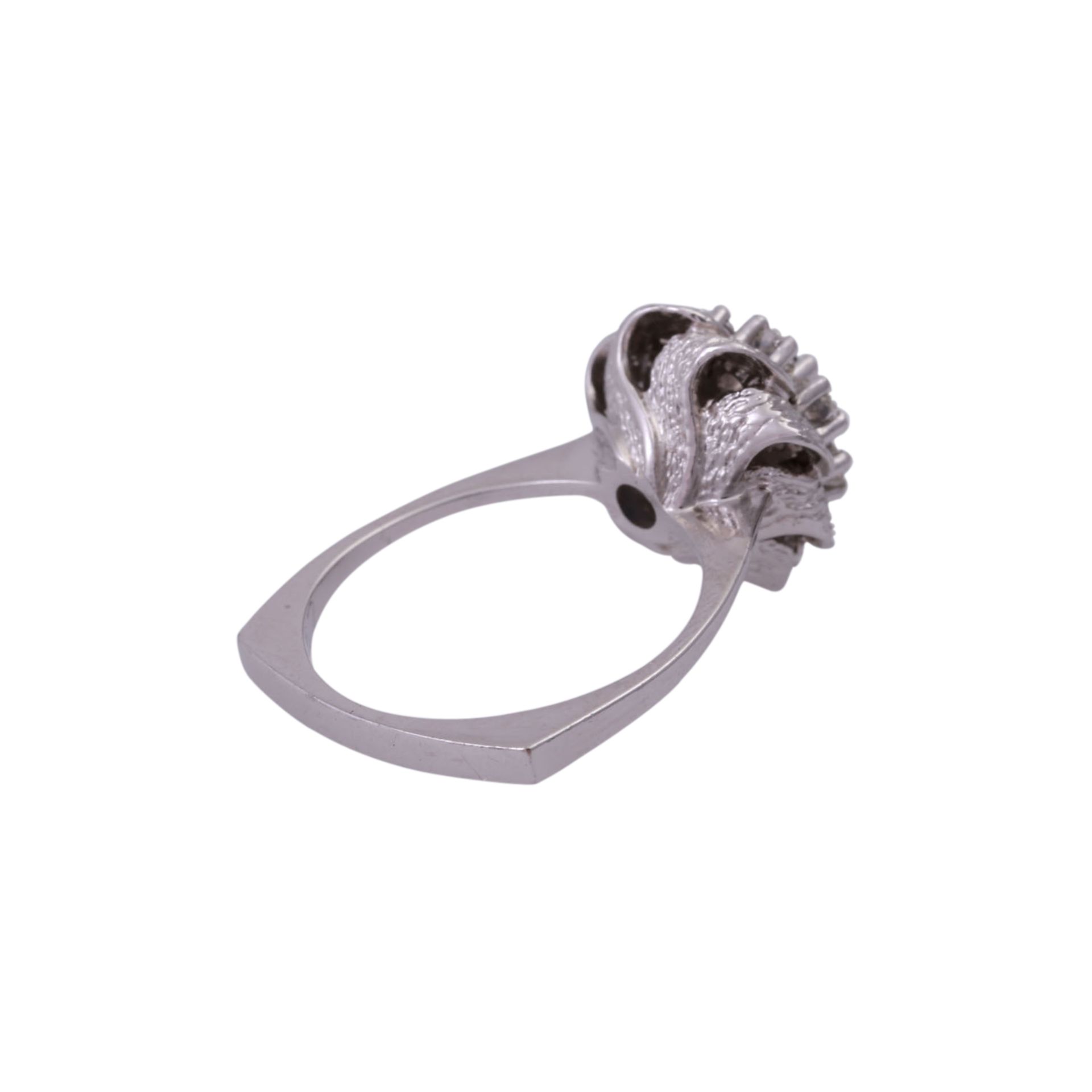 Ring "Blüte" mit Saphir und Brillantenzus. ca. 0,5 ct, gute Farbe u. Reinheit, WG 18K. RW: ca. 52,5. - Bild 3 aus 4