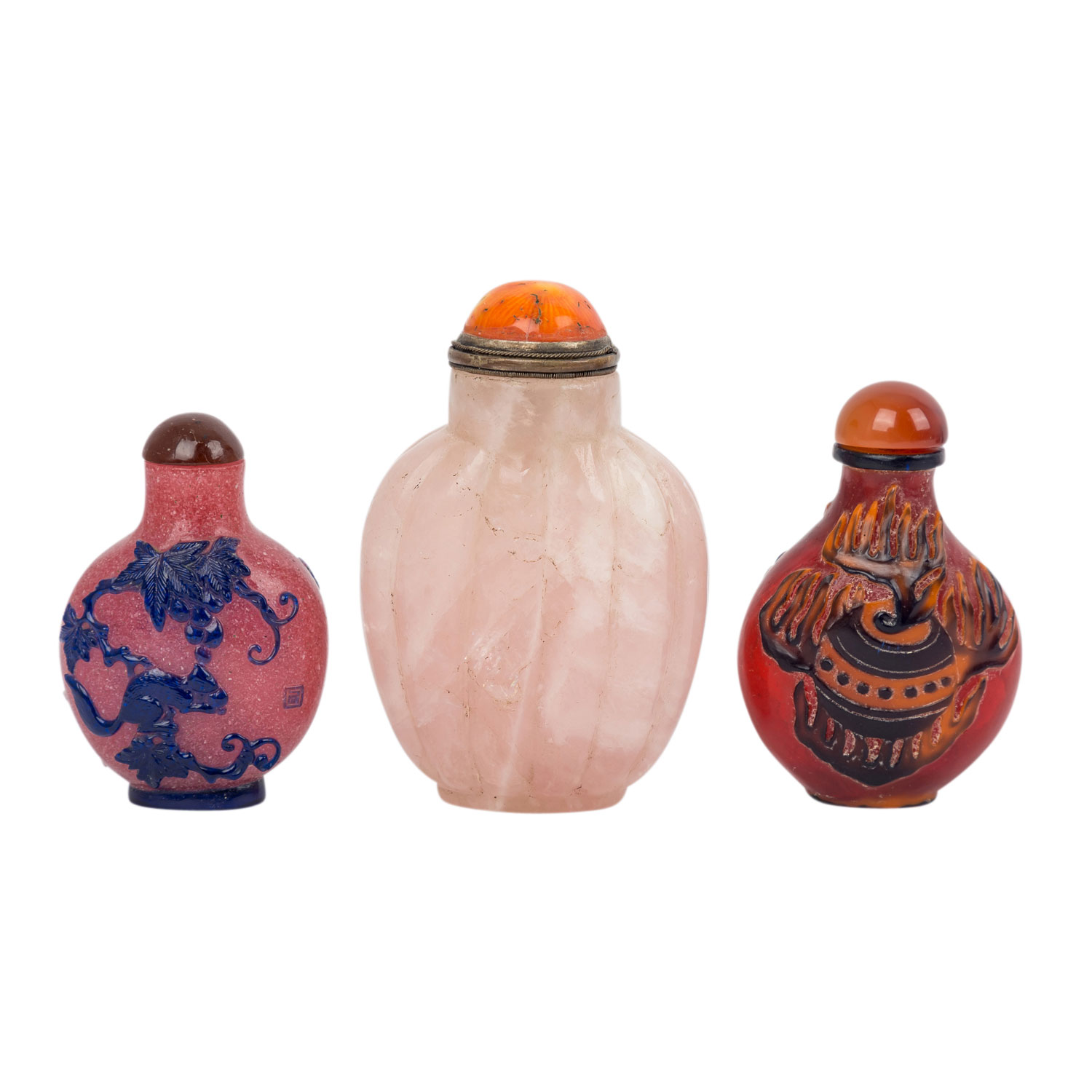 Sieben snuff bottle. CHINA, 19./20. Jh..Aus Glas, Überfangglas, Rosenquarz und Rotlack, H: 6-9,5 cm. - Image 5 of 7