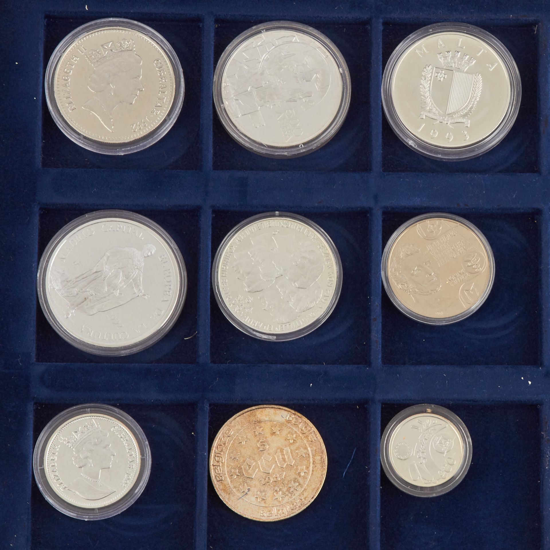ECU Sammlung mit 33 Münzen in Samtschatulle,darunter u.a. Bimetall Gold/Silber Andorra 20 Dinars - Bild 4 aus 7