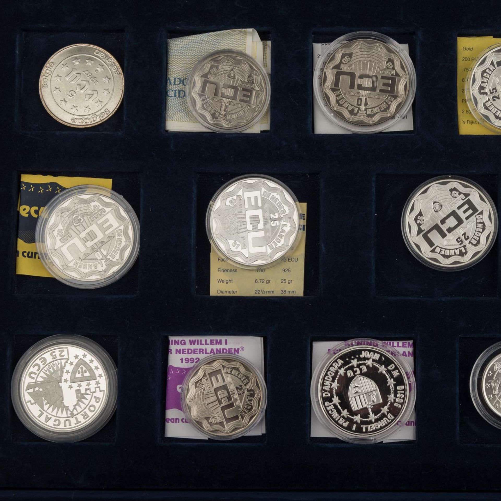 ECU Sammlung - Samtschatulle mit 26 Münzen,überwiegend Niederlande u.a. Silber und nicht Silber. - Bild 3 aus 4