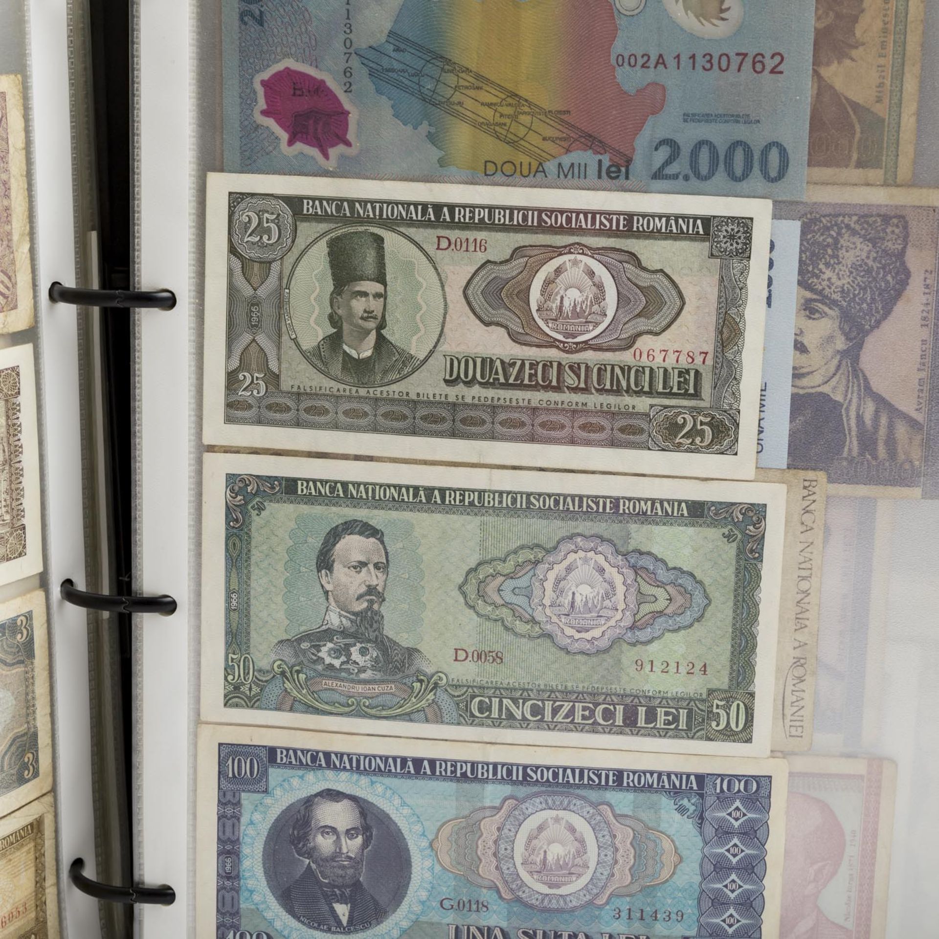 Banknoten - Interessantes Album Alle Welt,darunter auch Russland, etwas Exoten und DDR. Wenig Infla. - Bild 11 aus 12