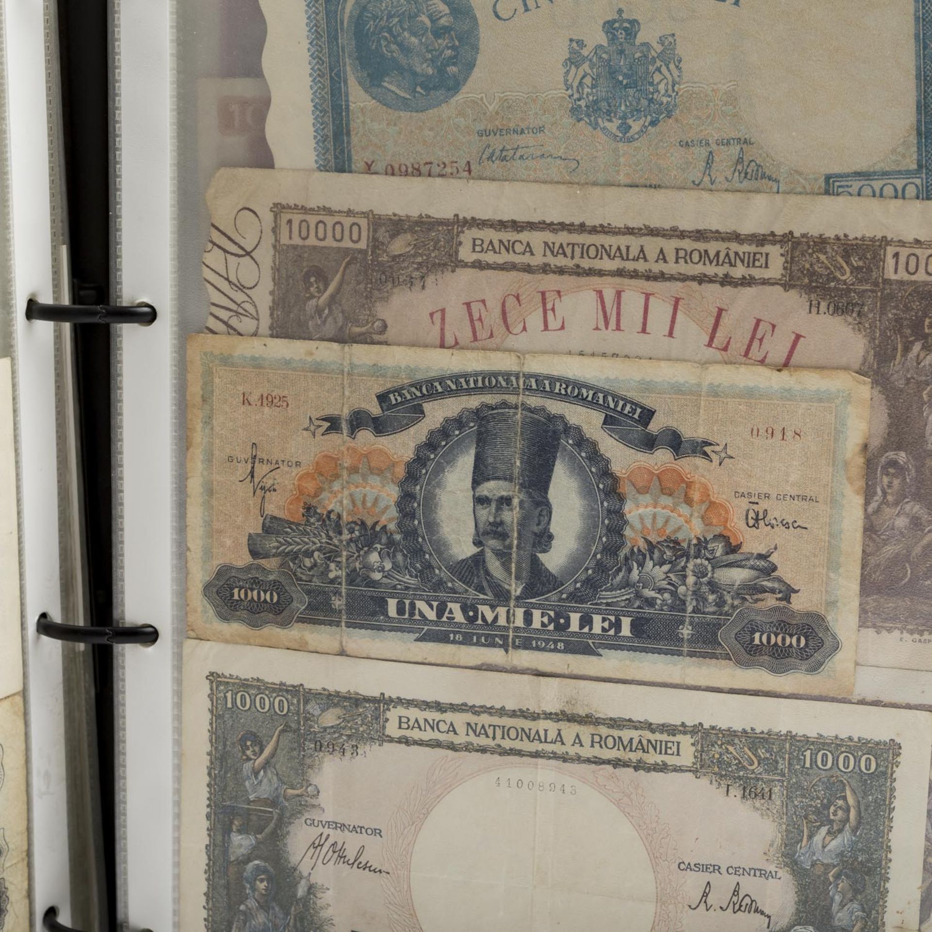 Banknoten - Interessantes Album Alle Welt,darunter auch Russland, etwas Exoten und DDR. Wenig Infla. - Bild 10 aus 12