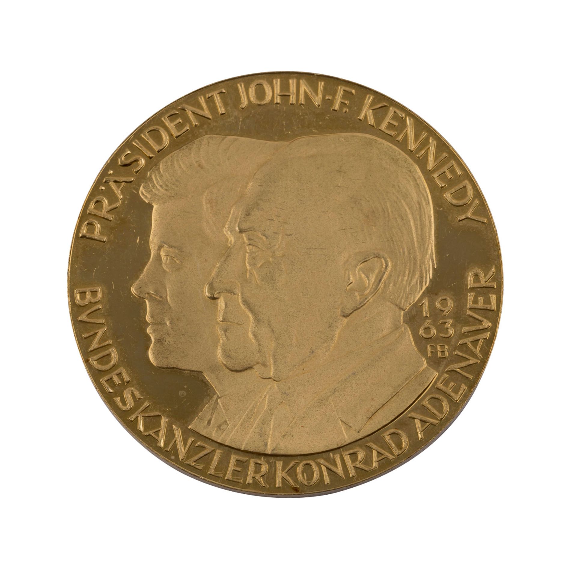 GOLDMEDAILLE - Kennedy und Adenauer 1963,Friedenstaube / Politiker im Profil. Medailleur FB. Gold