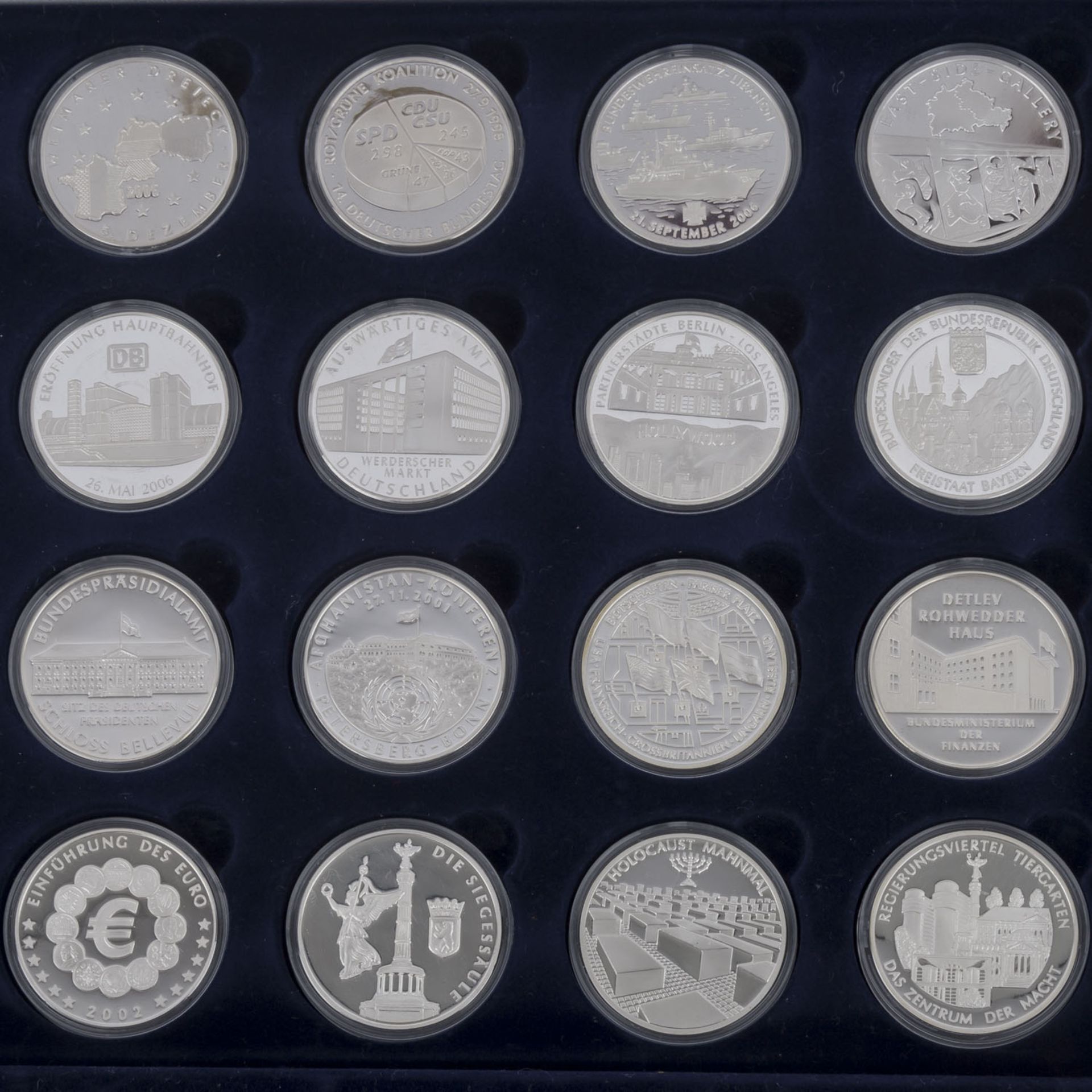 Medaillen Berliner Republik, 47 Stück je 1 Unze fein,insgesamt ca. 1460 g Silber. Spezialbox und 2 - Bild 3 aus 5