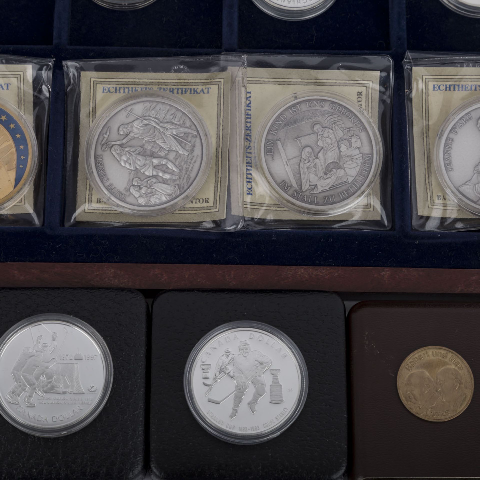 Lot aus diversen Münzen und Medaillen,mit Anteil Gold in der Form von Medaille 6,2 g fein "Mozart" - Bild 3 aus 6