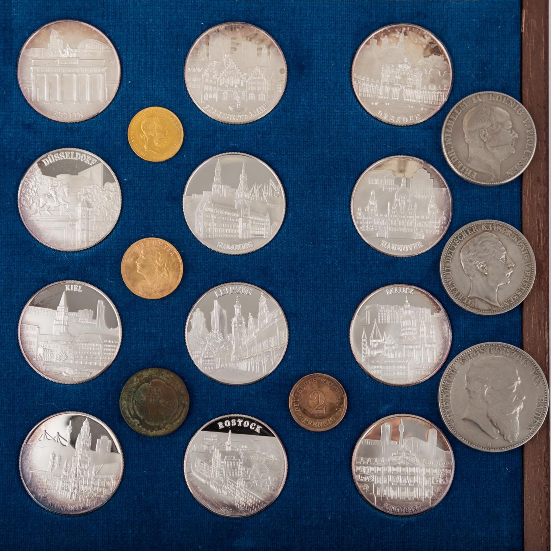 Gemischtes kleines Münzkonvolut -1 x Schweiz - 20 Franken 1947/B, Vreneli, ss-vz, fleckig, 5,8g GOLD - Bild 2 aus 3