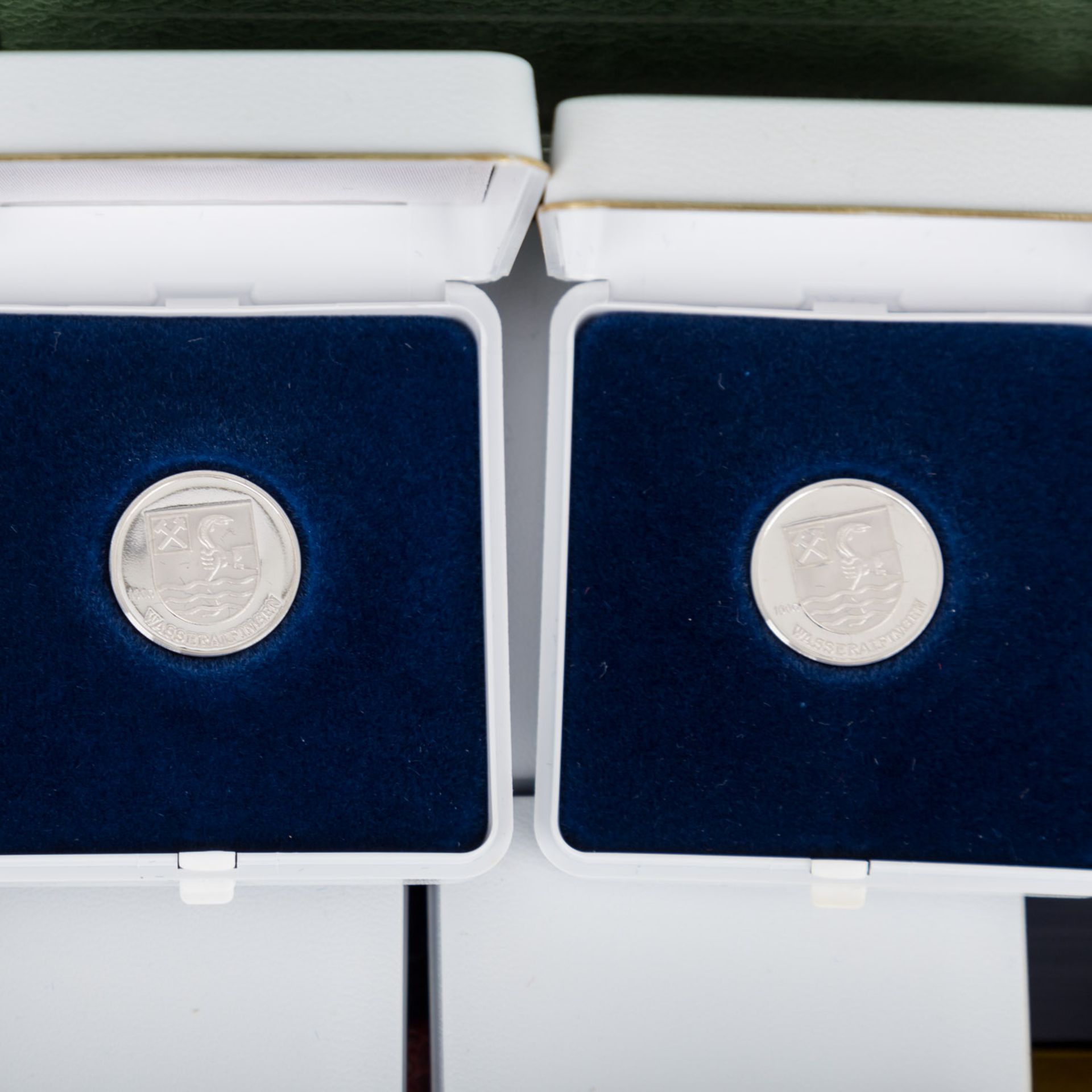 Schatzkiste mit Preussen/GOLD 20 Mark1896 A Wilhelm II., des Weiteren einige Medaillen, 1 x 500 - Bild 2 aus 7
