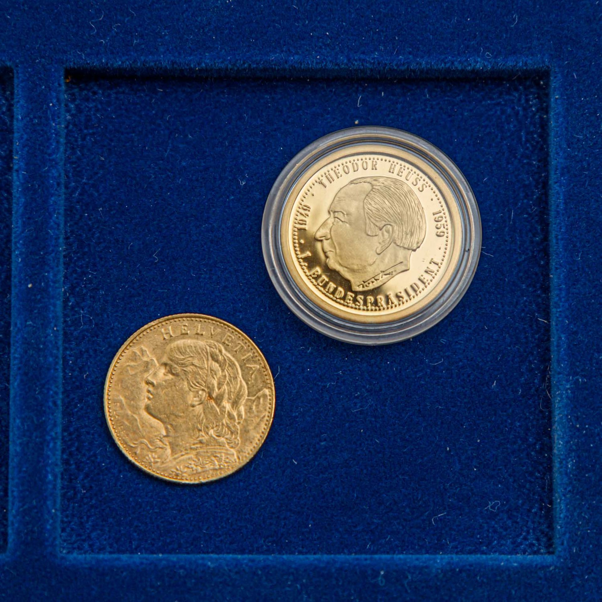 Gemischtes Konvolut mit GOLD und SILBER -1 x Schweiz - 10 Franken 1913/B, Vreneli, ss., stark - Bild 2 aus 16