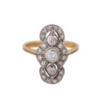 Damenring mit Diamantbesatzzus. 0,35 ct WEISS (H) / VS in GG / WG 18K, RW: ca. 52,5. Leichte