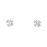 Brillantohrsteckerzus. ca. 0,9 ct LGW (I-J) / VVS in Platin. Leichte Tragespuren.Diamond earrings